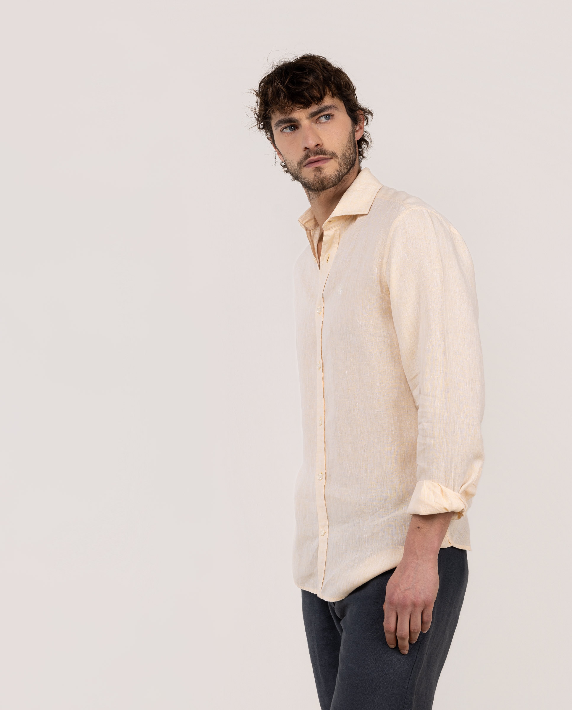Camisa de Linho com Gola Italiana Amarelo-3