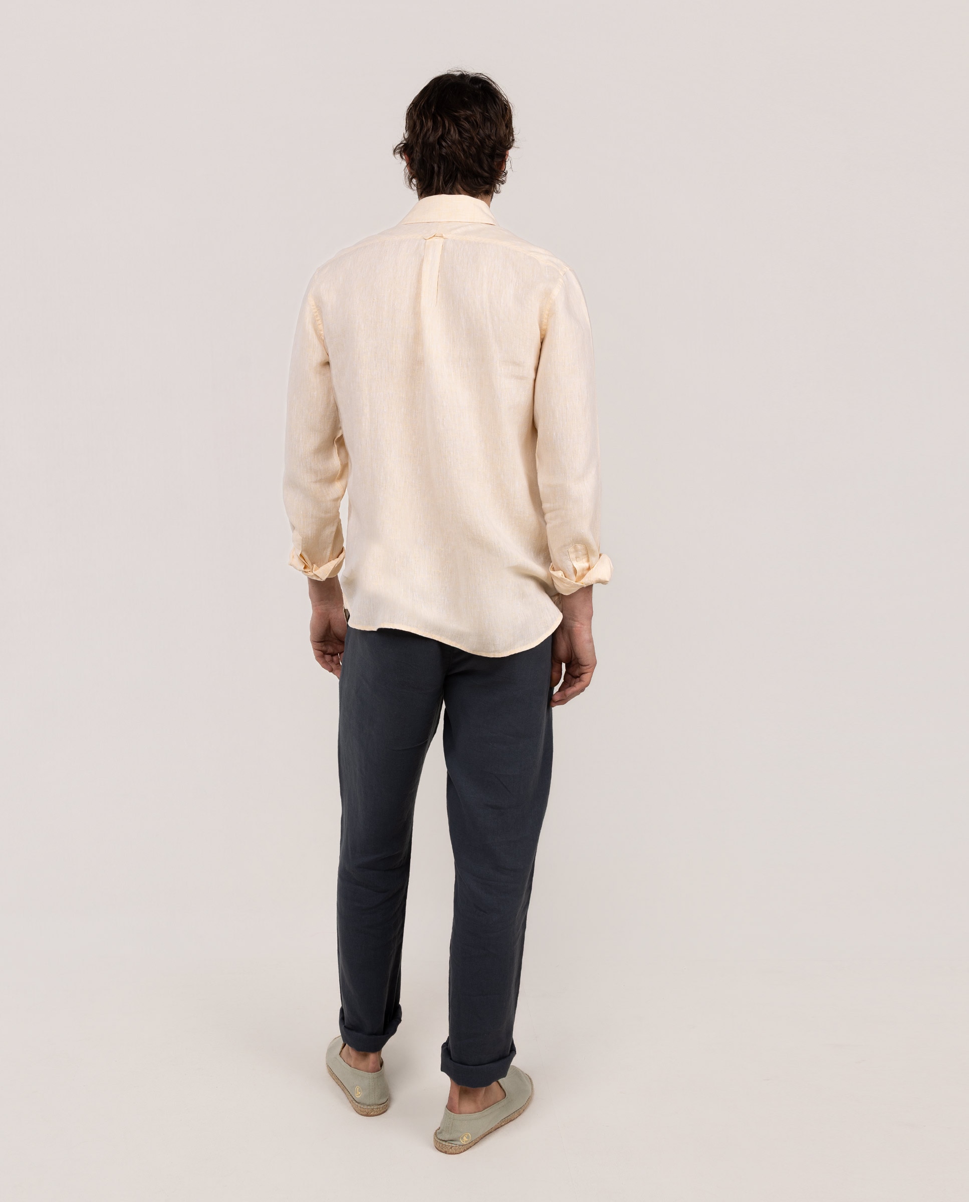 Camisa de Linho com Gola Italiana Amarelo-4