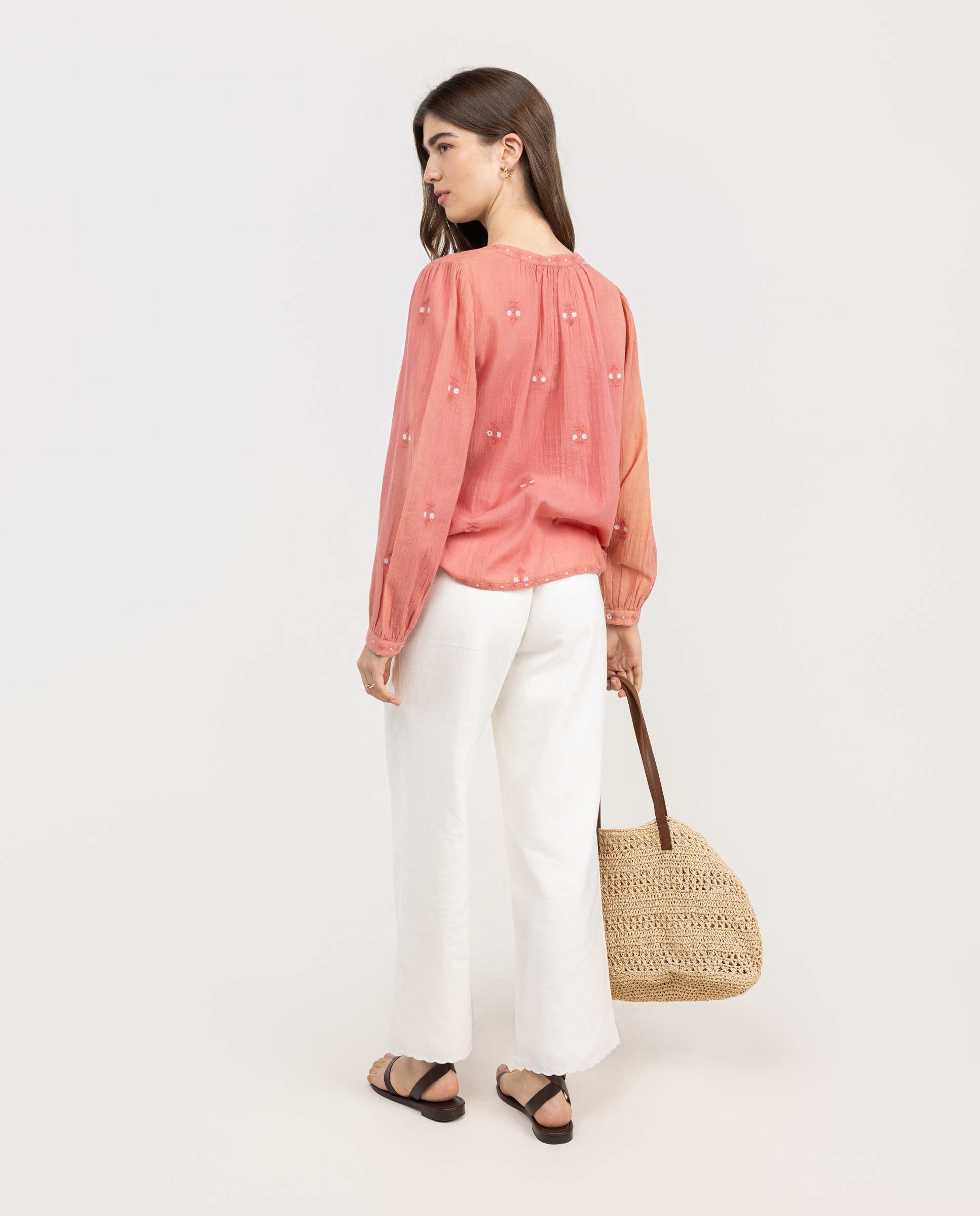 Blusa com Bordados e Mangas Compridas Vermelho-4