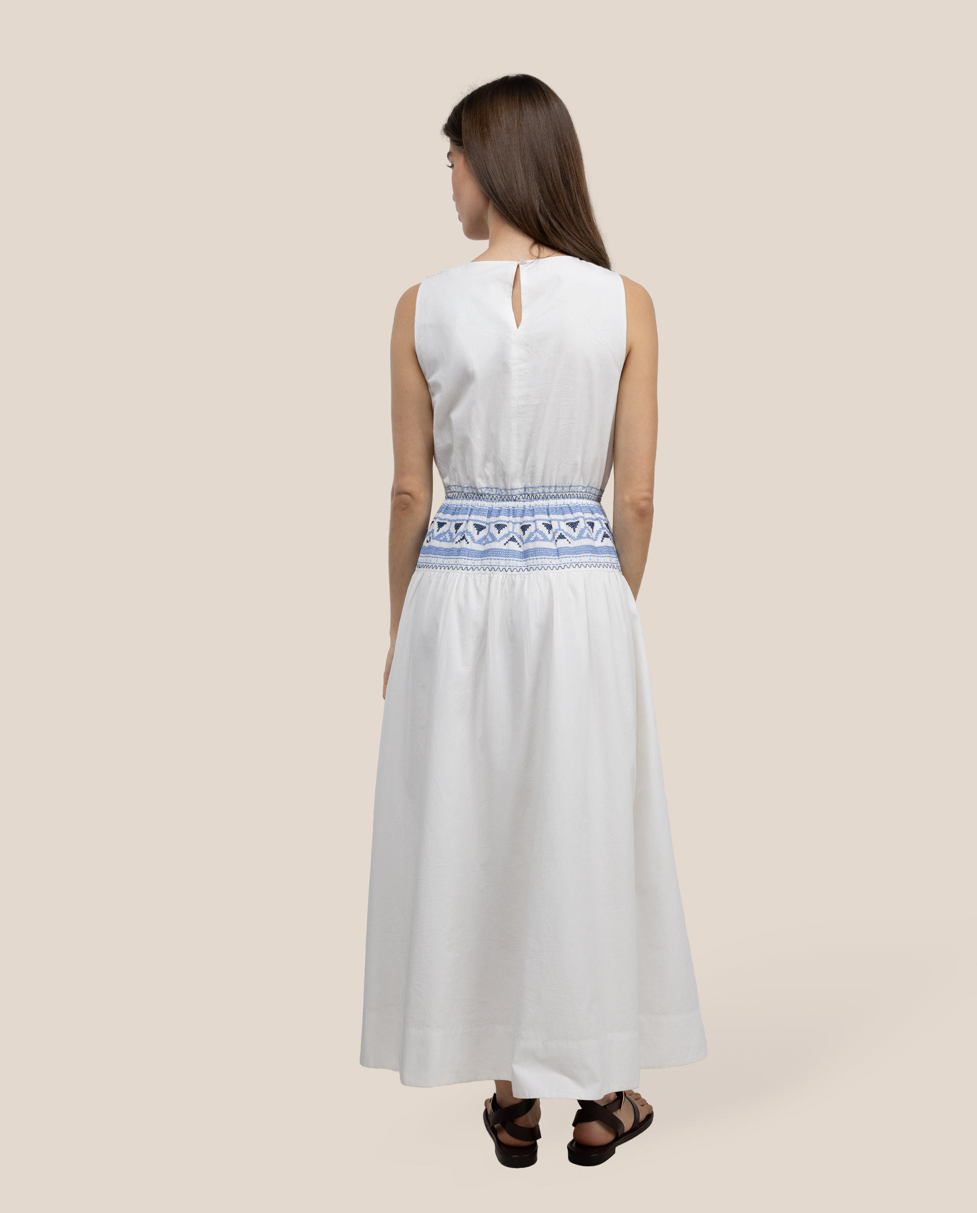 Vestido Comprido de Bordados Maria Branco-4