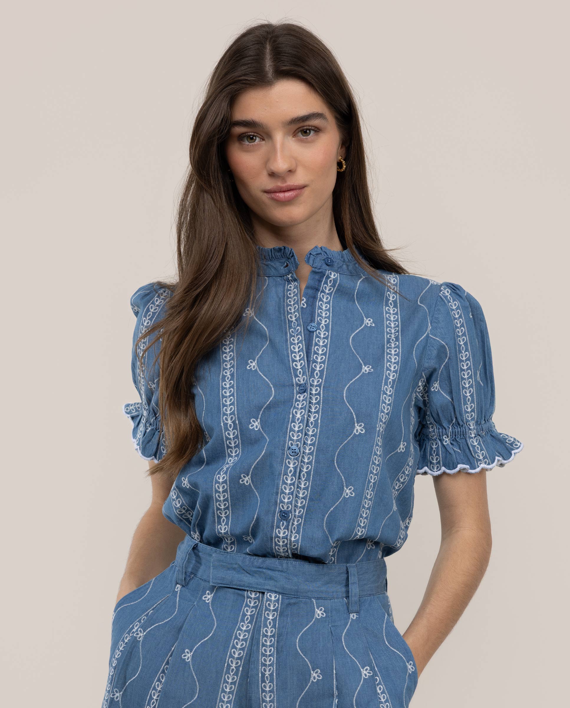 Imagem 0 de Blusa de Manga Curta Denim