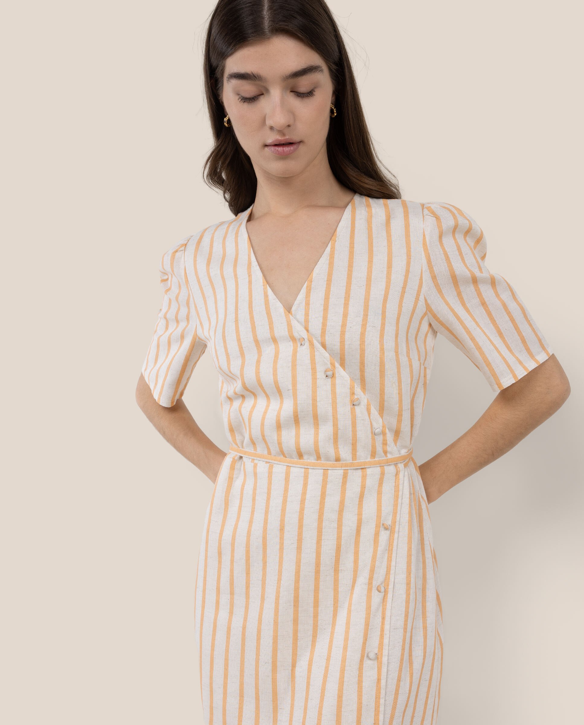 Vestido Midi Às Riscas Agatha Bege-2