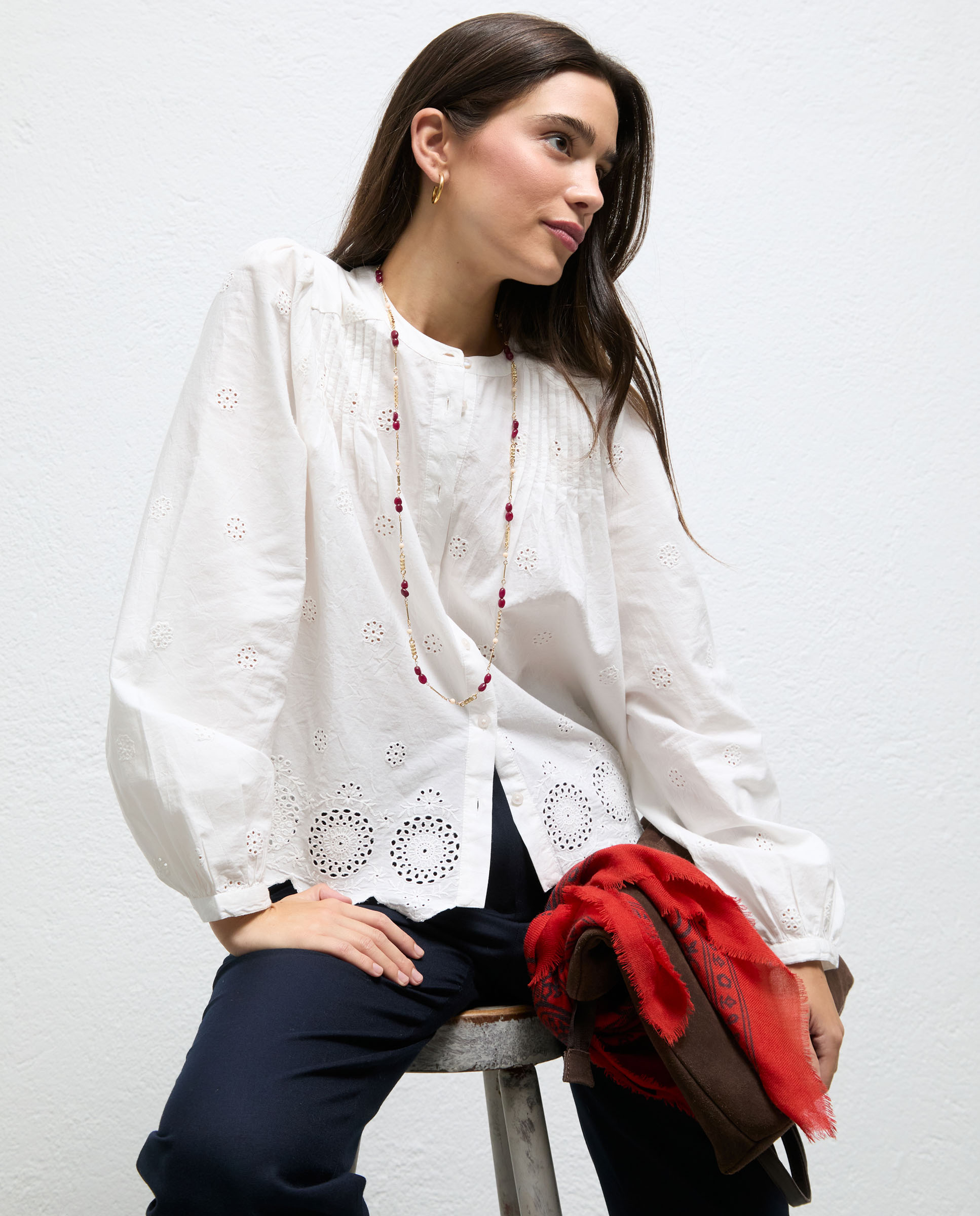 Blusa com Perfurados Paola Branco-2