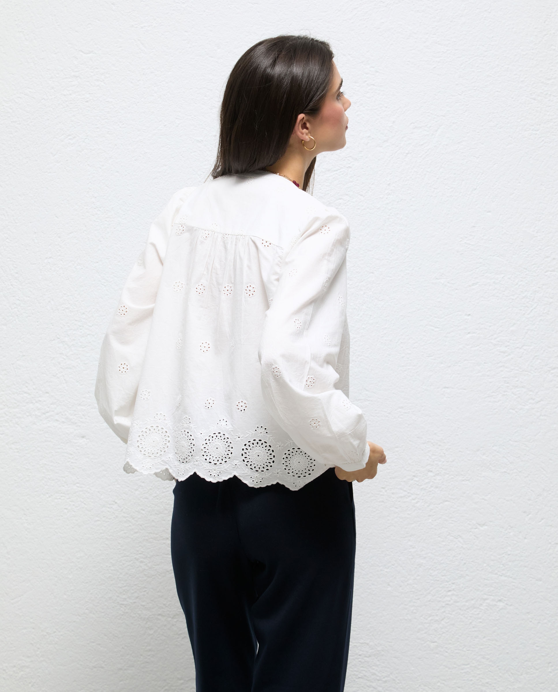 Blusa com Perfurados Paola Branco-4