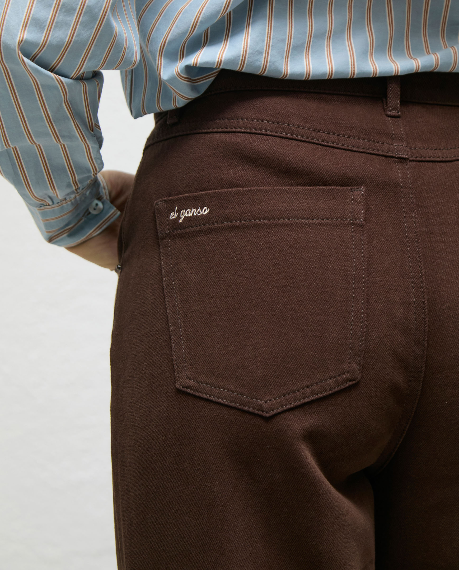 Calças Twill Paz Castanho-3