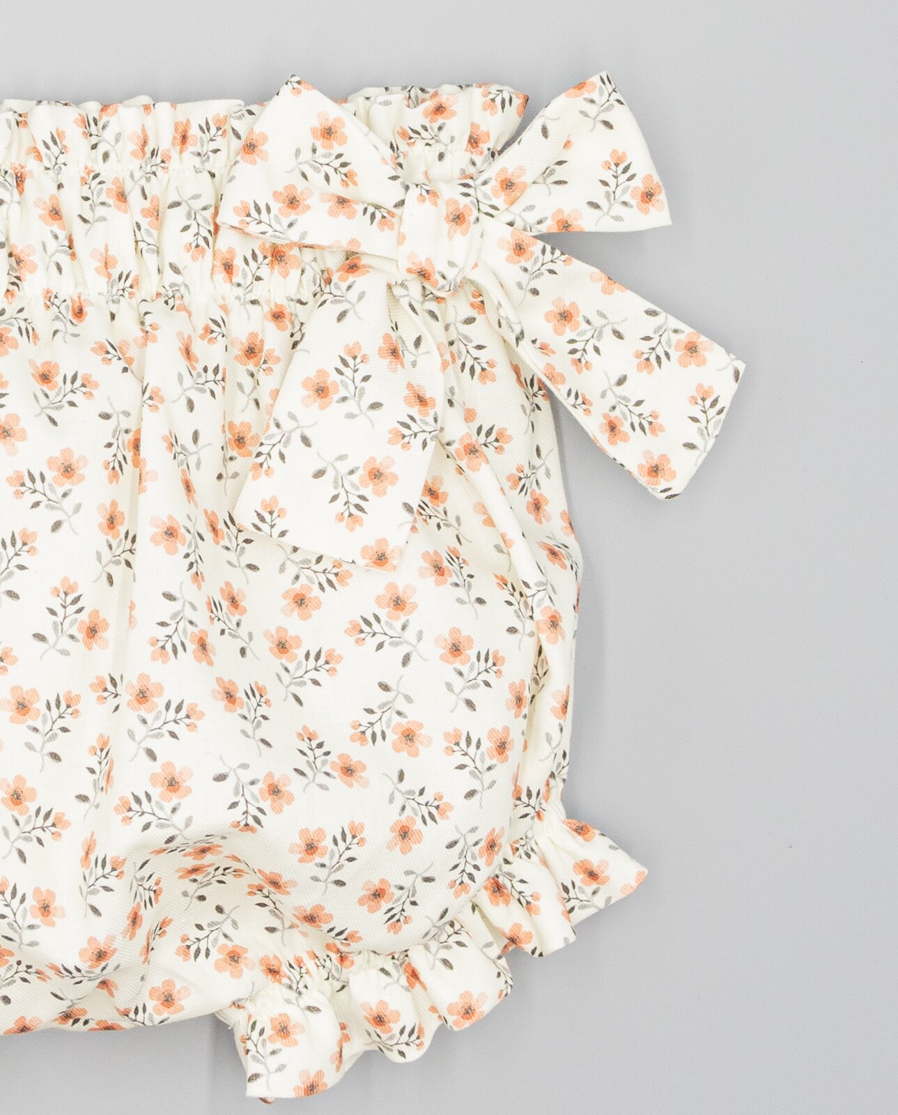 Macacão Curto para Bebé com Laço Cru-3