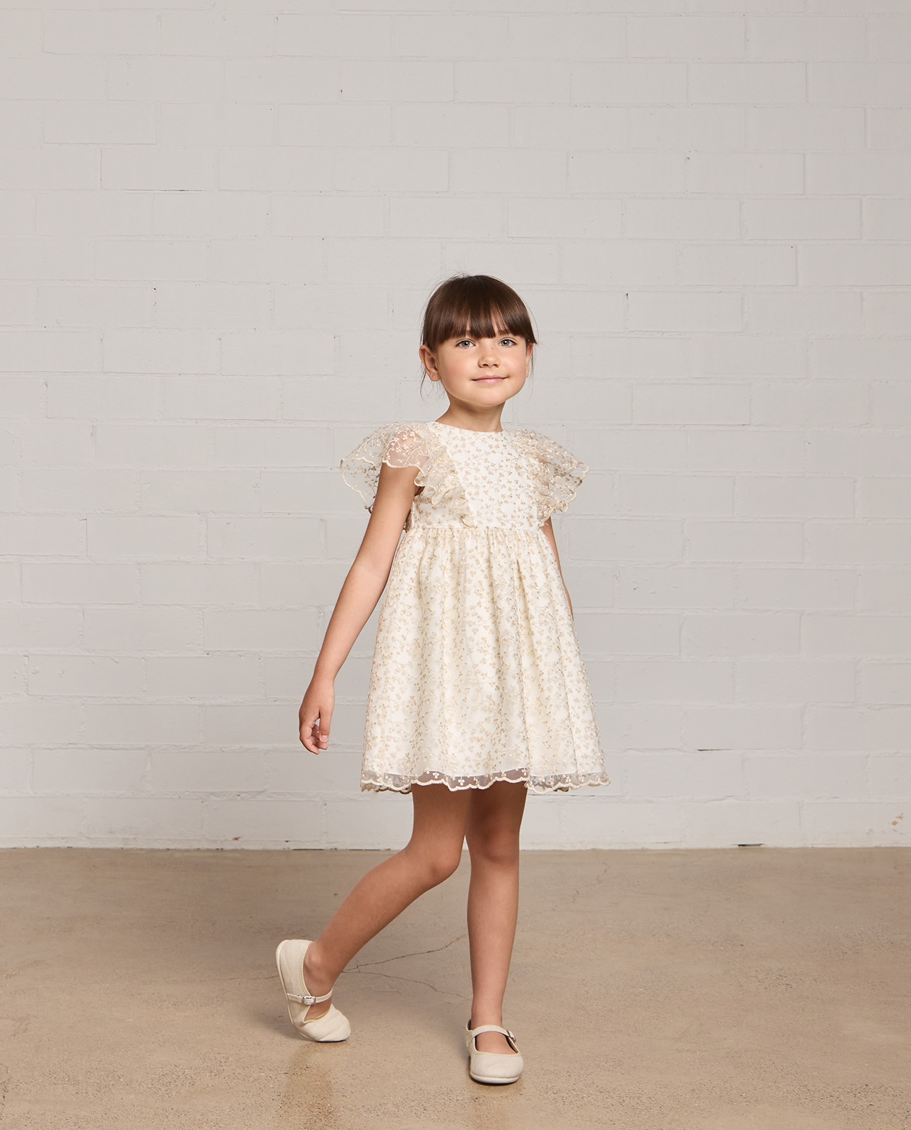 Imagem 0 de Vestido Infantil de Tule Bordado com Folhas e Manga Capa