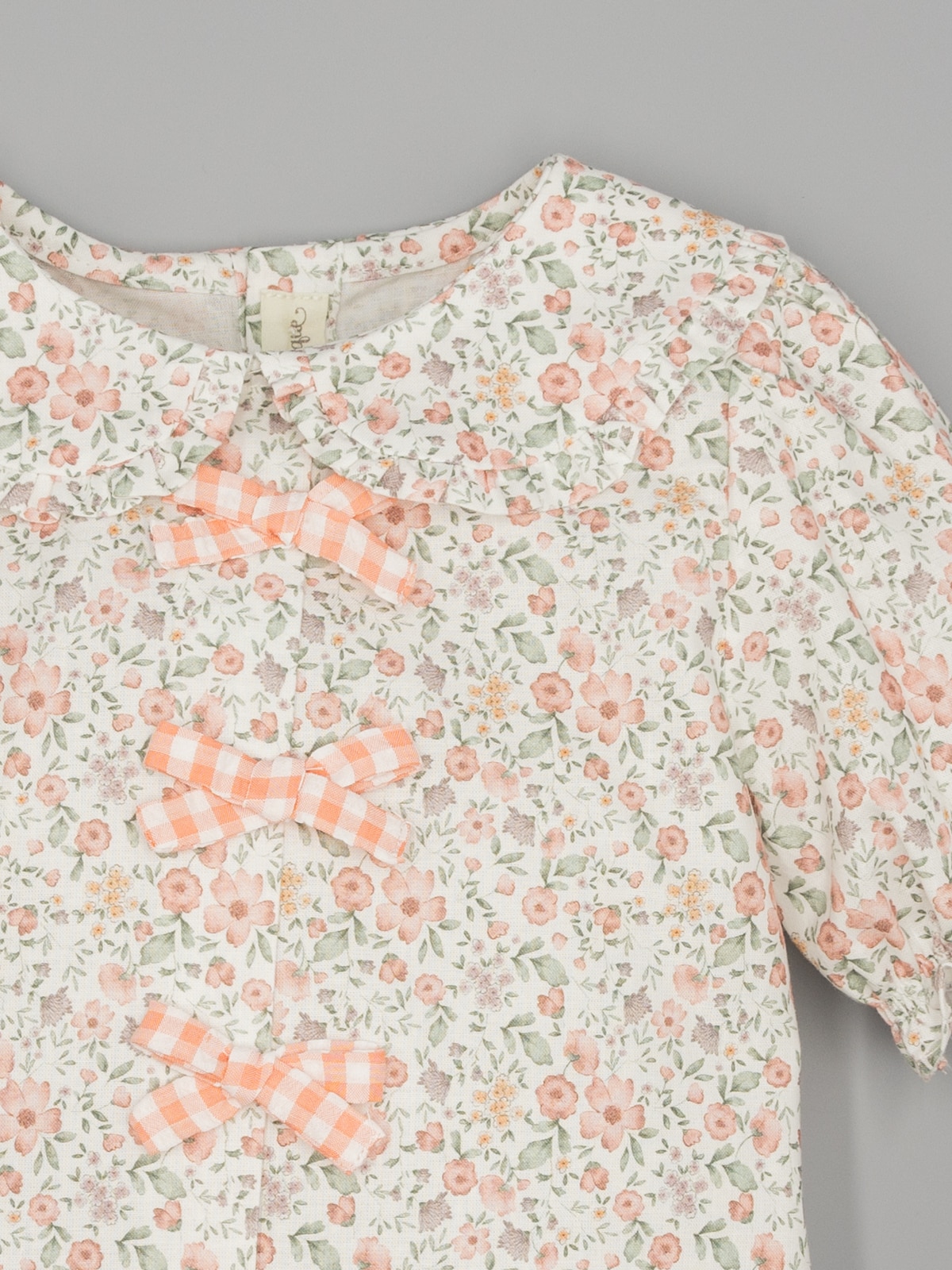 Blusa Infantil Estampada com Laços Frontais e Manga Balão Fina Ejerique Coral-4