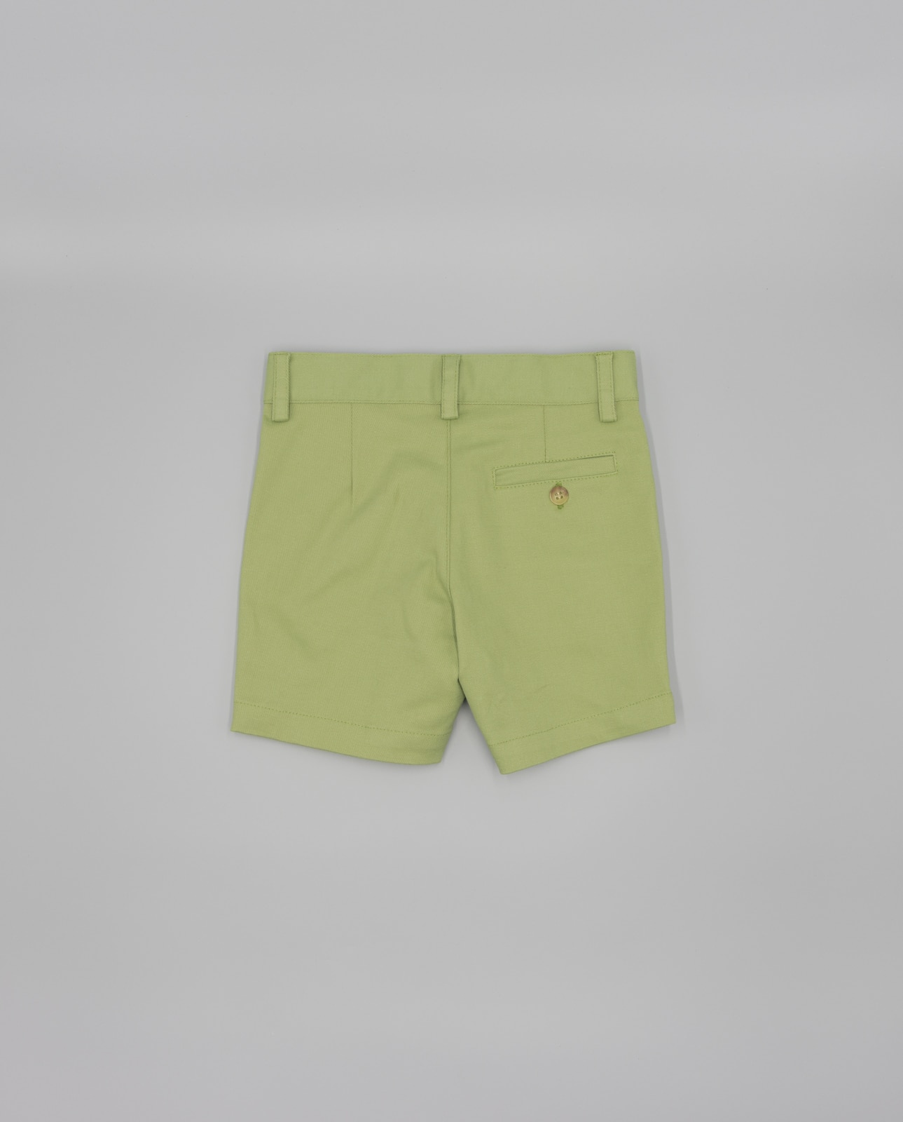 Bermudas Infantil em Linho com Cintura Elástica Ajustável Verde Azeitona-3