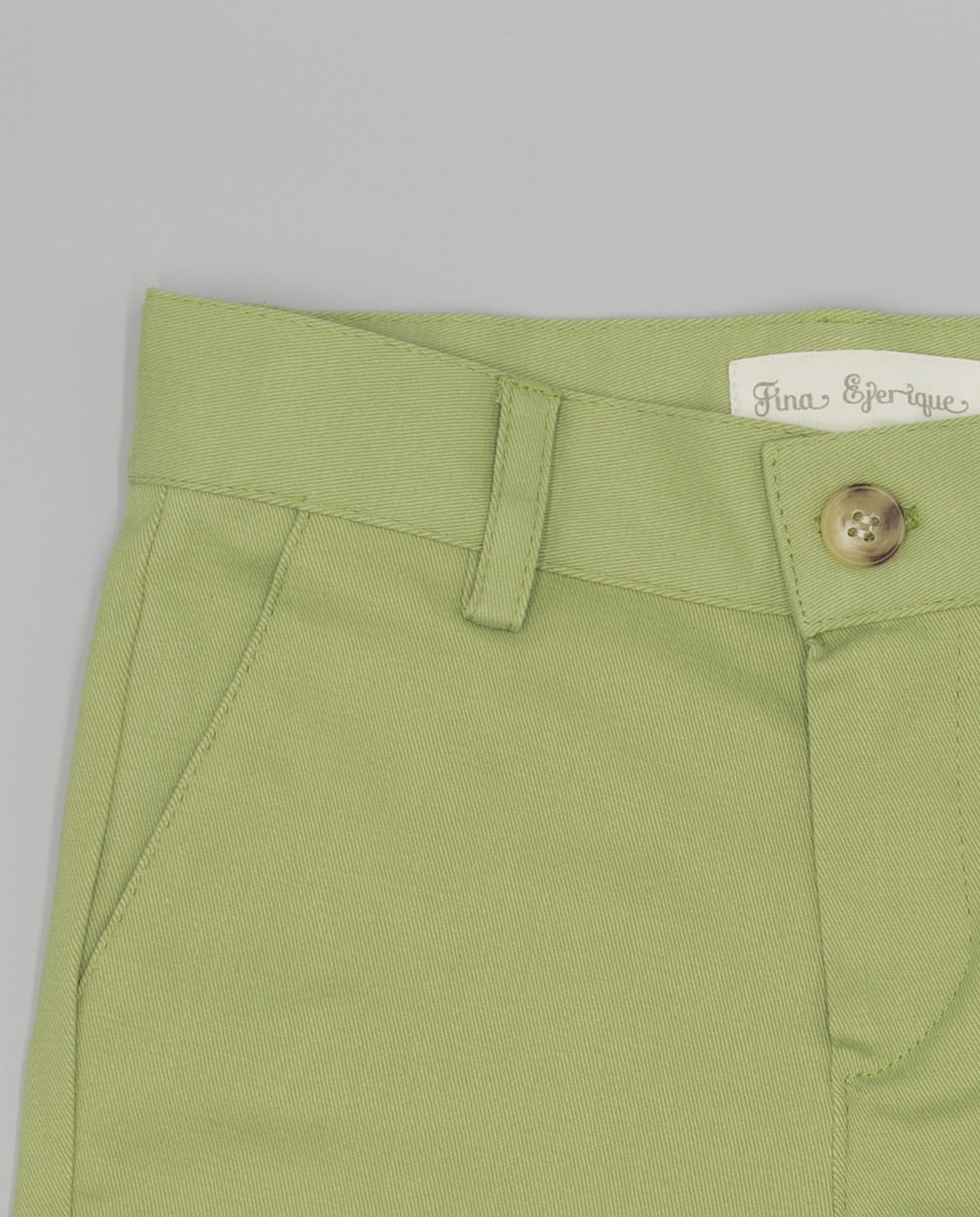 Bermudas Infantil em Linho com Cintura Elástica Ajustável Verde Azeitona-4