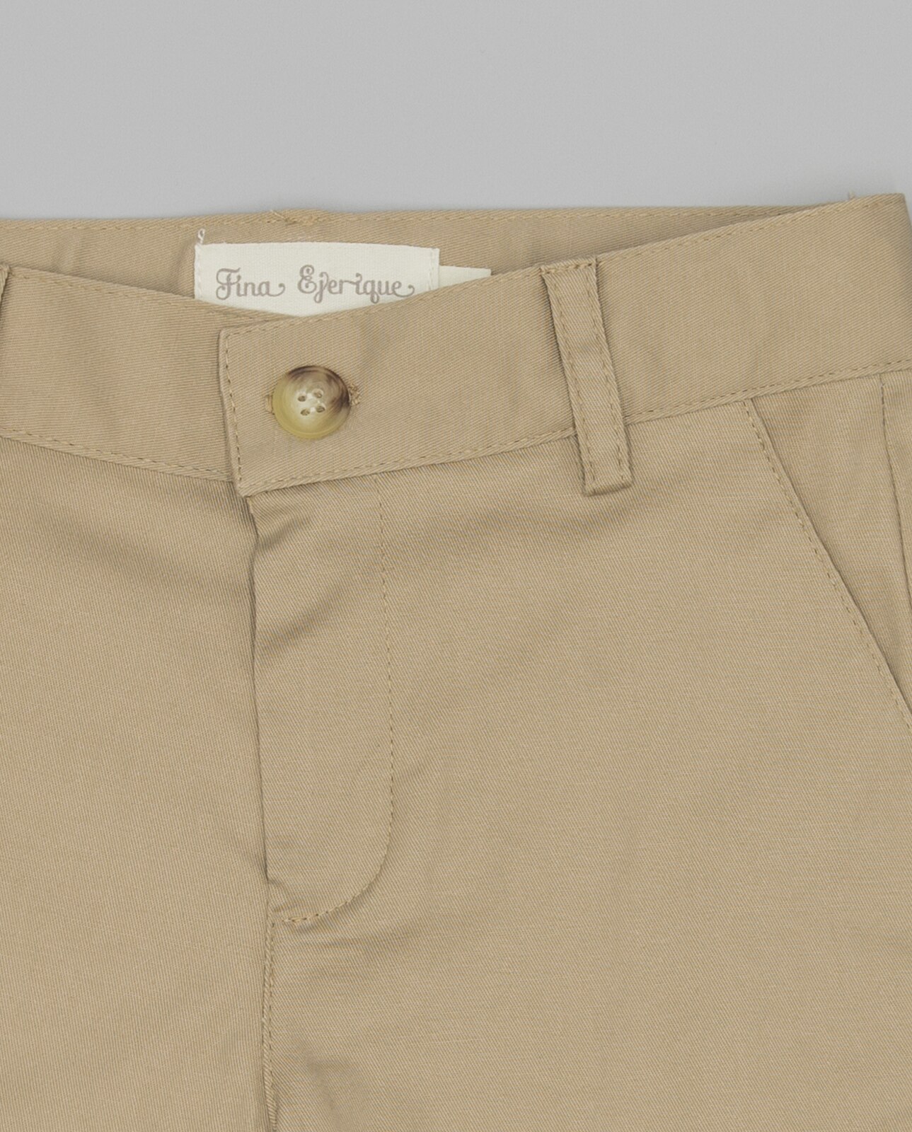 Bermudas Infantil em Sarja com Bolsos Ojal e Cintura Ajustável Taupe-4