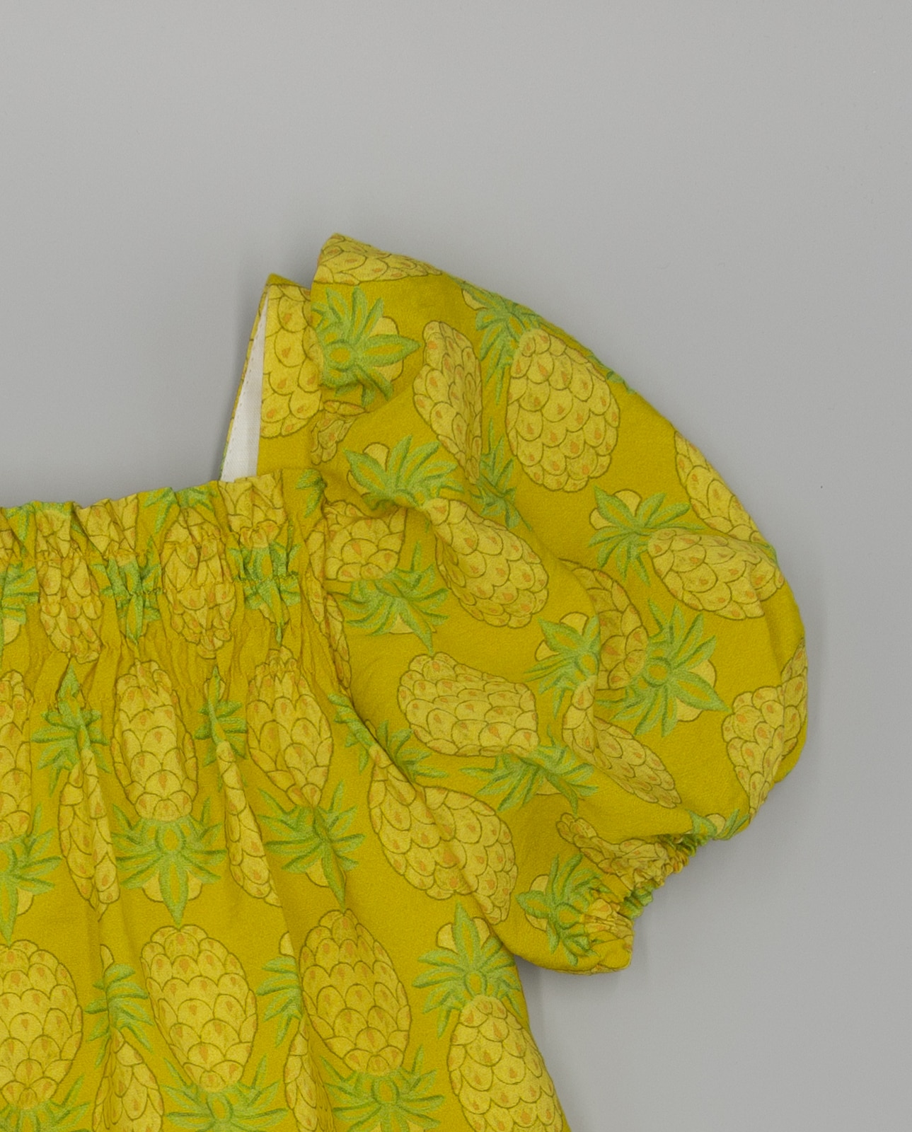 Vestido Infantil Estampado com Corpo Elástico e Manga Farol Fina Ejerique Amarelo-3