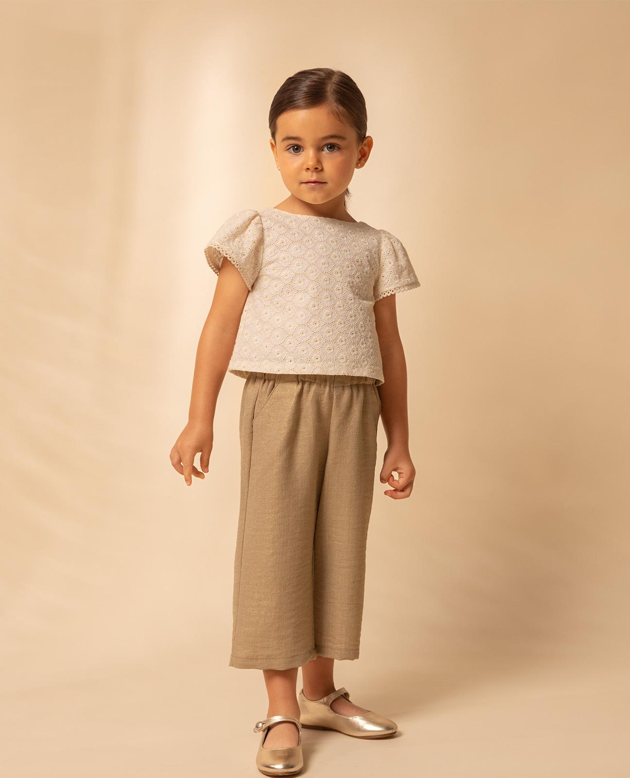 Imagem 0 de Blusa Infantil Bordada com Manga Capa e Guipur