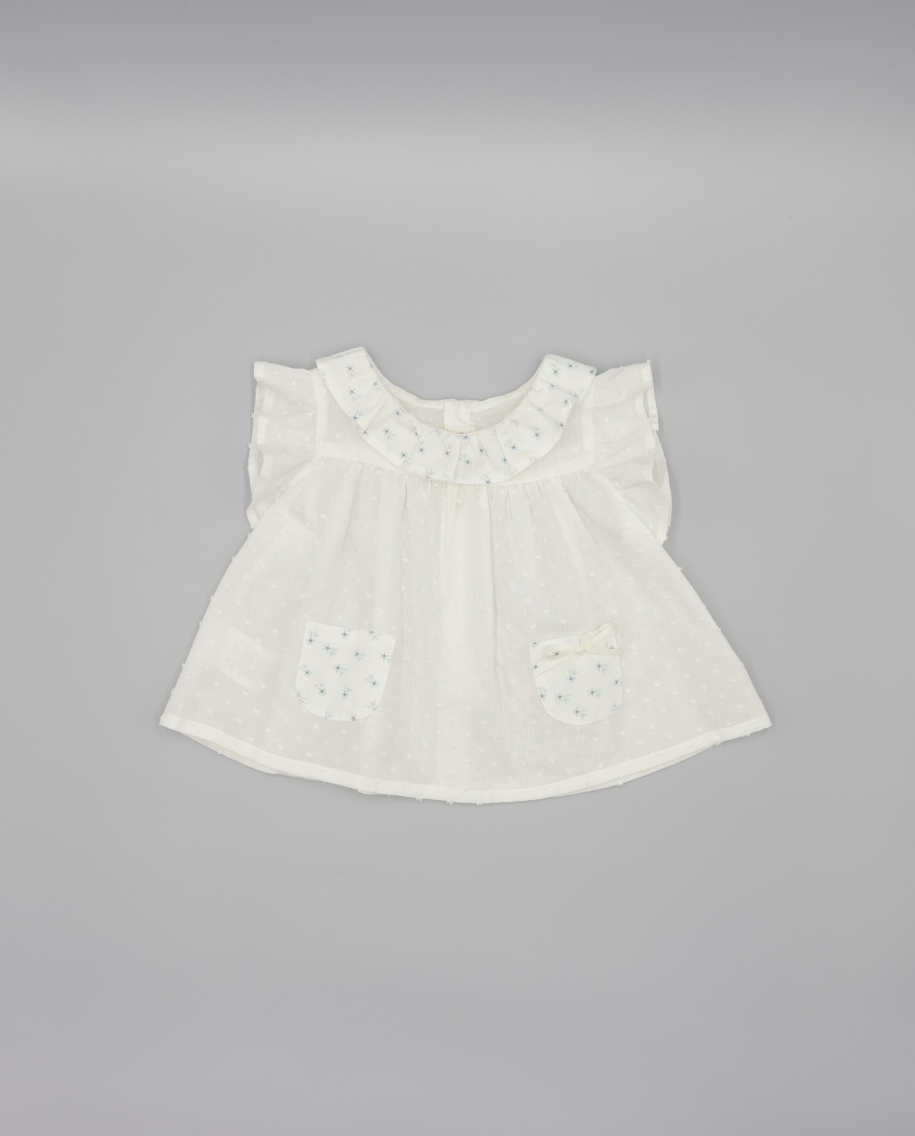 Blusa para Bebé Plumeti com Bolsos e Estampado Floral em Contraste Fina Ejerique Cru-3