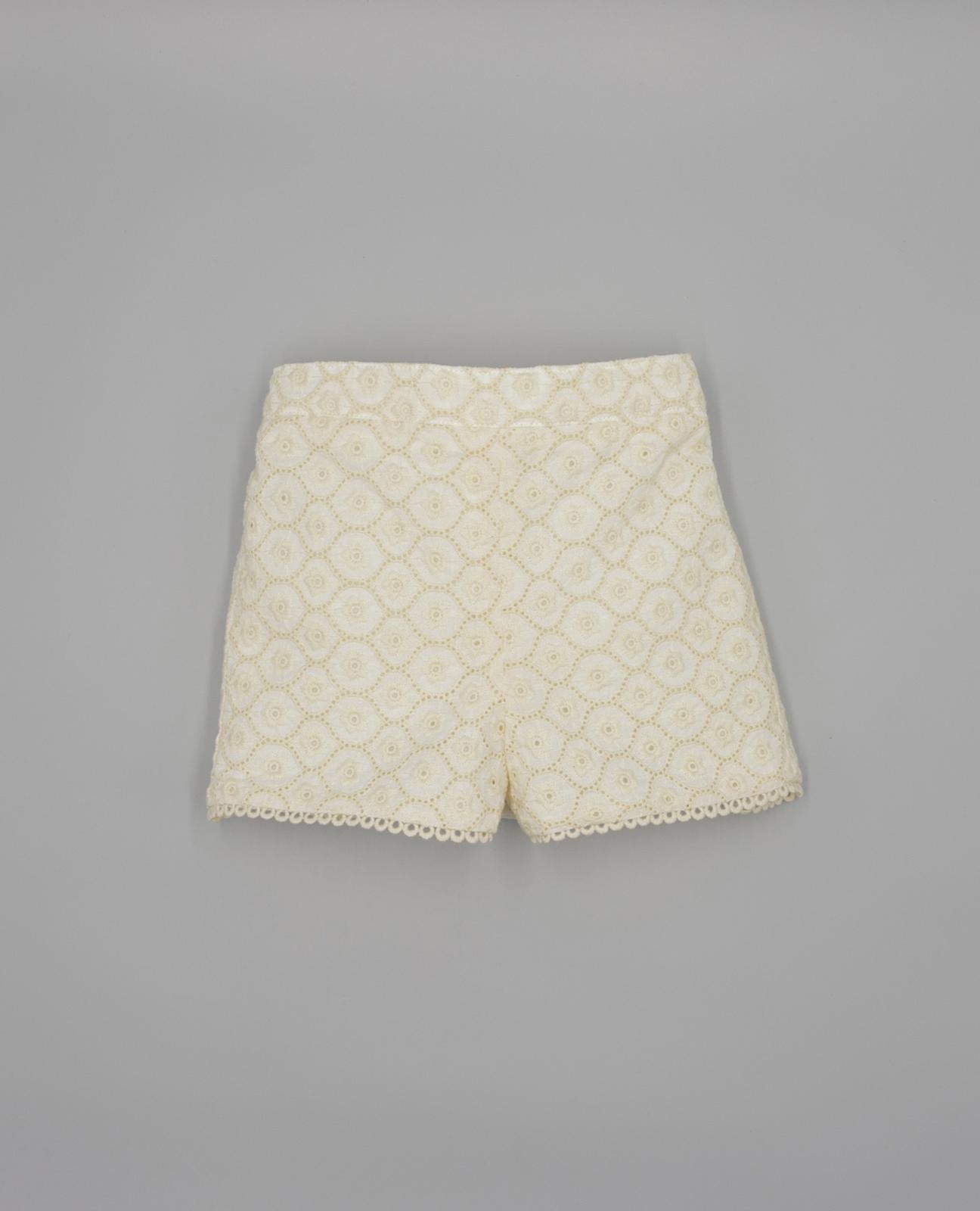 Imagem 0 de Short Infantil Bordado Flores e Ondas com Guipur
