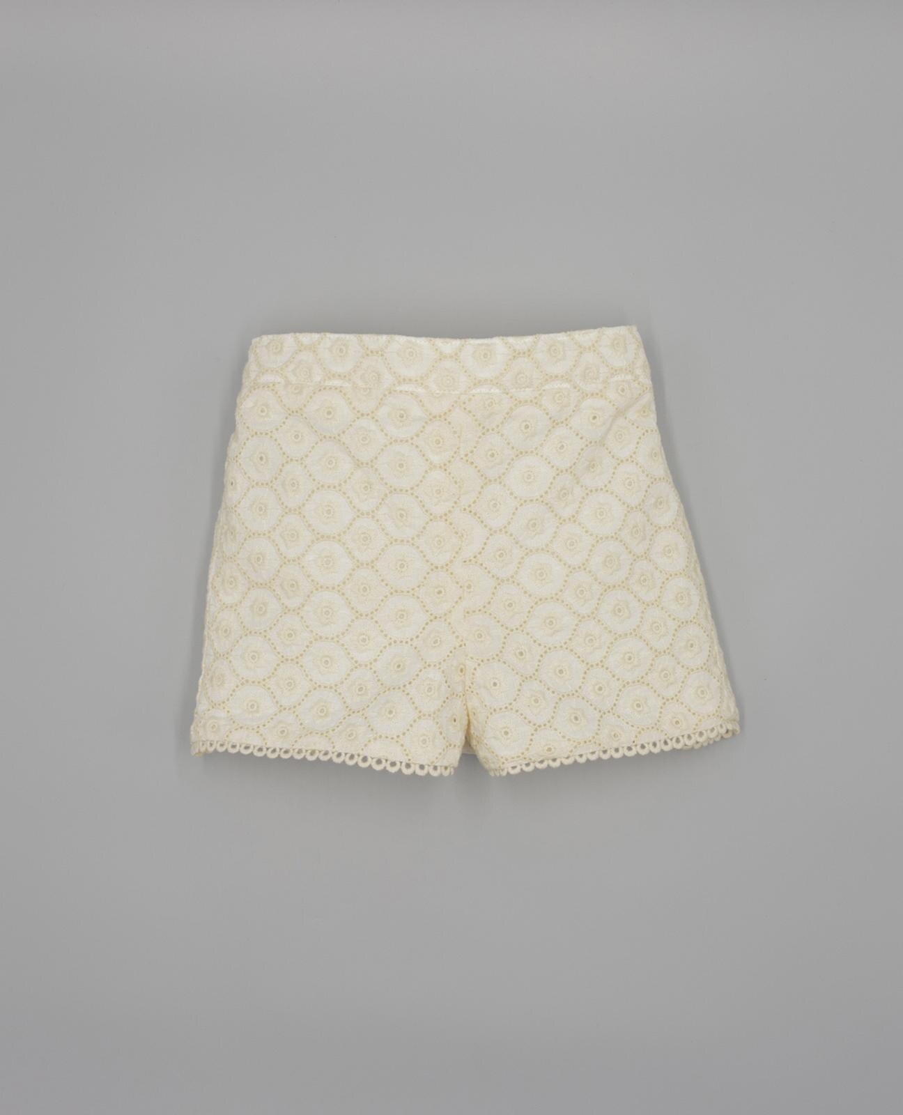 Imagem 0 de Short Infantil Bordado Flores e Ondas com Guipur