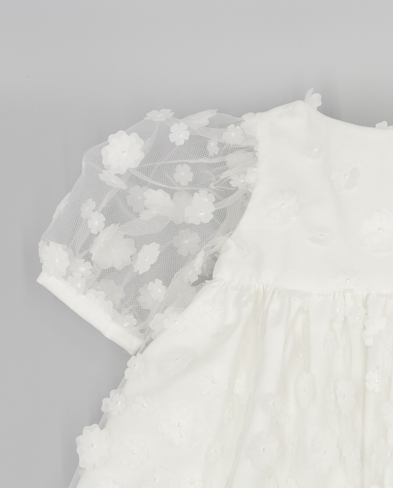 Vestido Infantil de Tule com Apliques Florais Cru-4