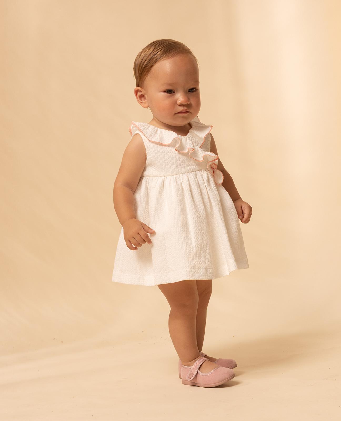 Vestido para Bebé em Piqué com Folho Cruzado e Ondulina Branco-1