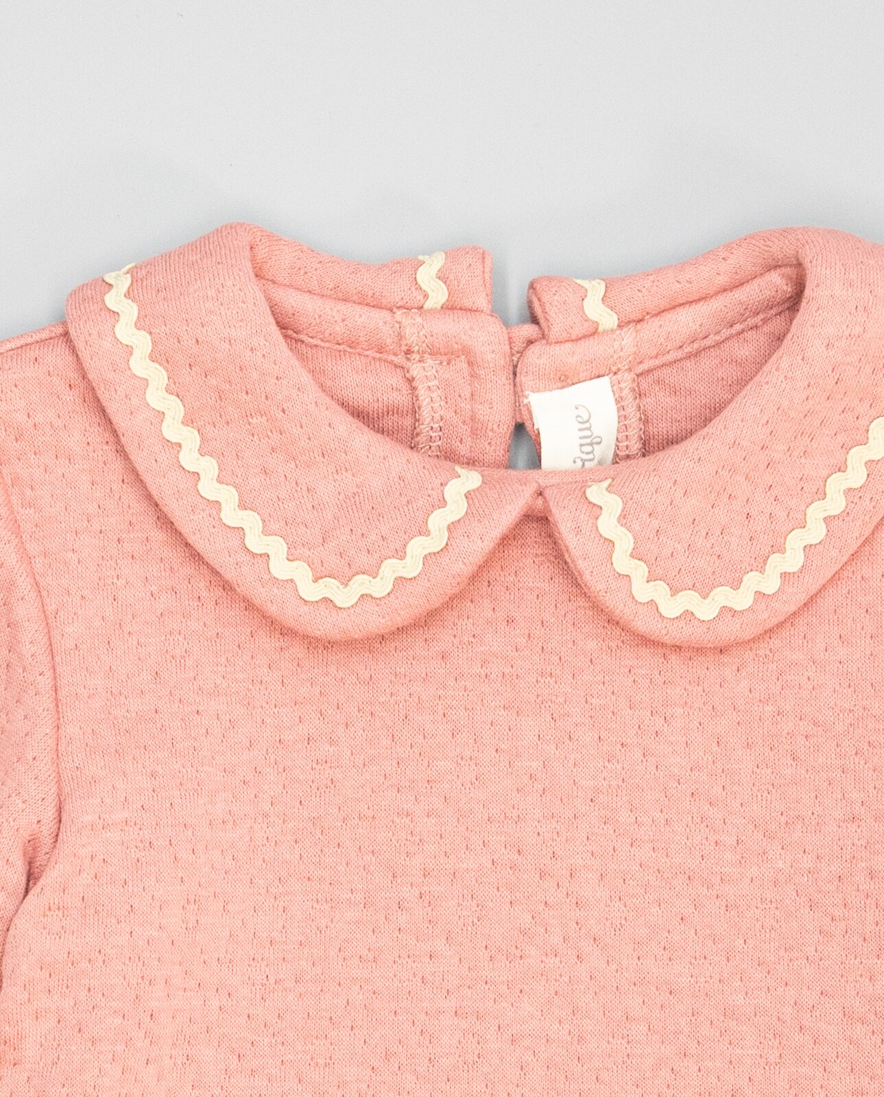 Camisola para Bebé em Felpa Estruturada com Ondulina em Contraste Rosa-3