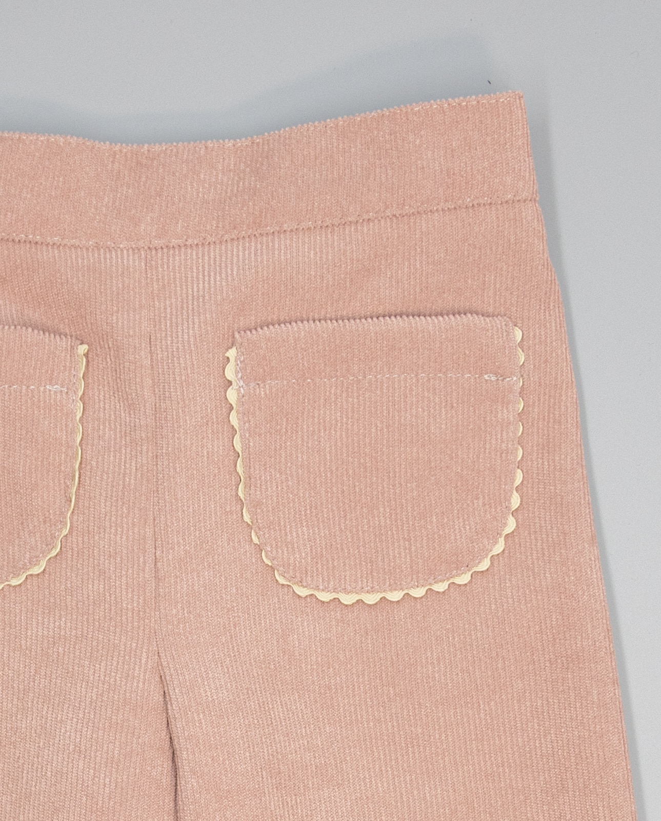 Calças Rosa de Bombazina com Bolsos Plastrão e Ondulina Rosa-4