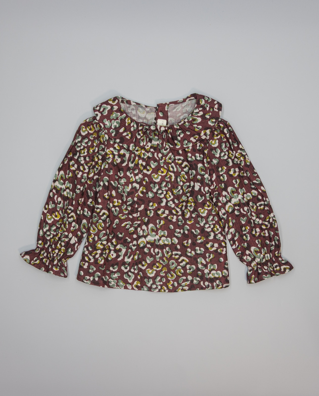 Imagem 0 de Camisa Infantil Bordeaux Animal Print com Gola Franzida e Laço