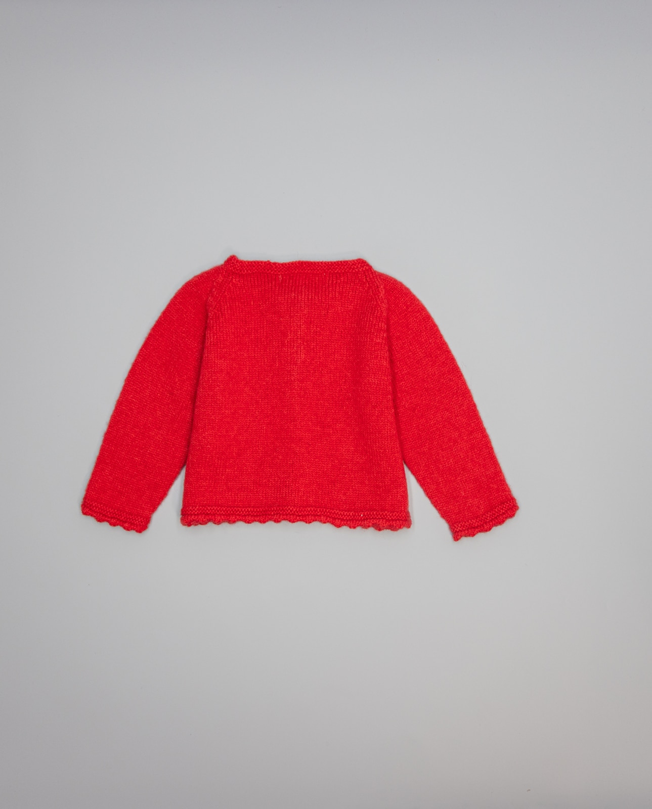 Casaco Vermelho de Tricô com Dois Pequenos Laços Metalizados em Contraste Vermelho-2
