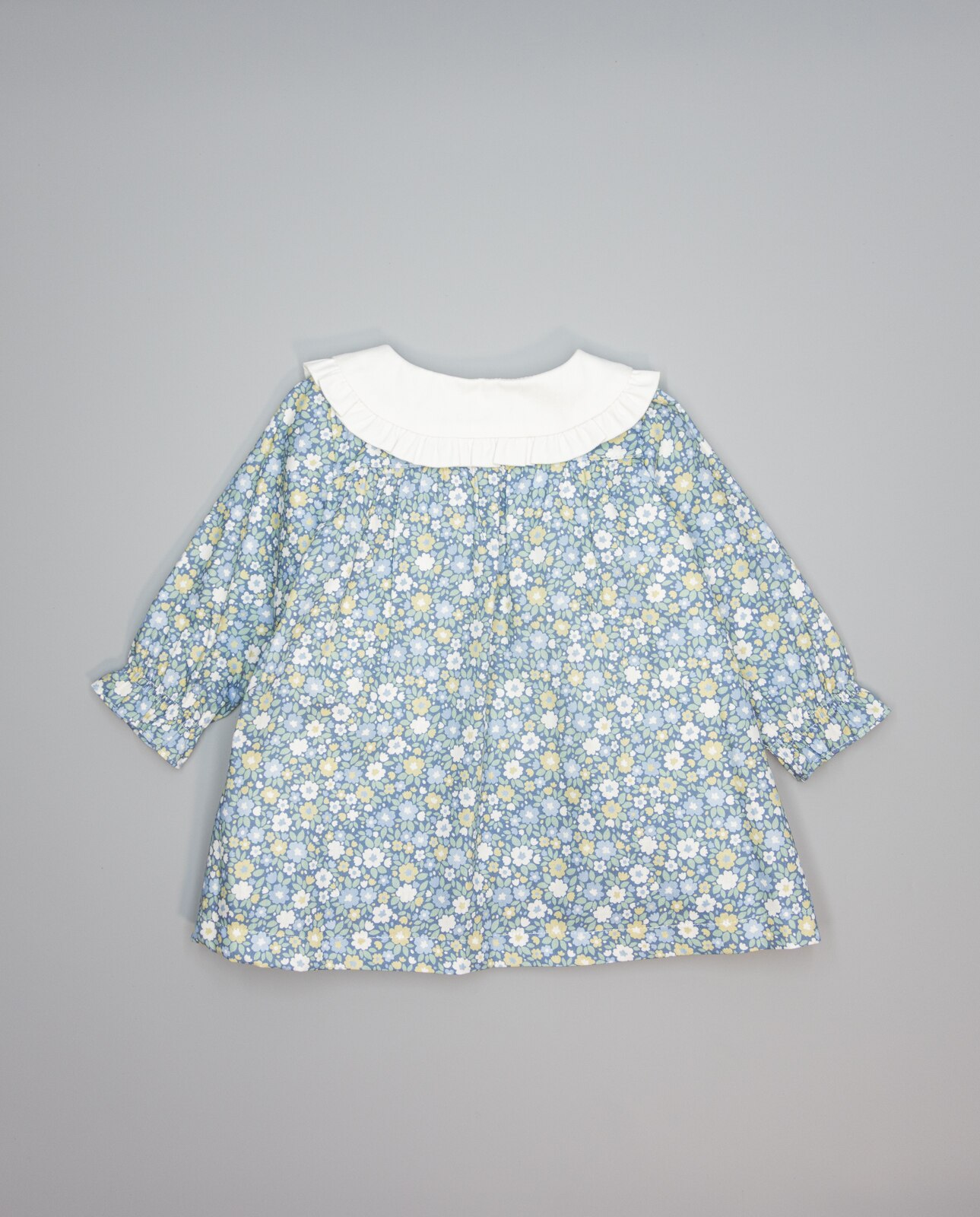 Vestido Azul de Viella Floral Abotoado À Frente com Gola Branca e Canesú Azul-2
