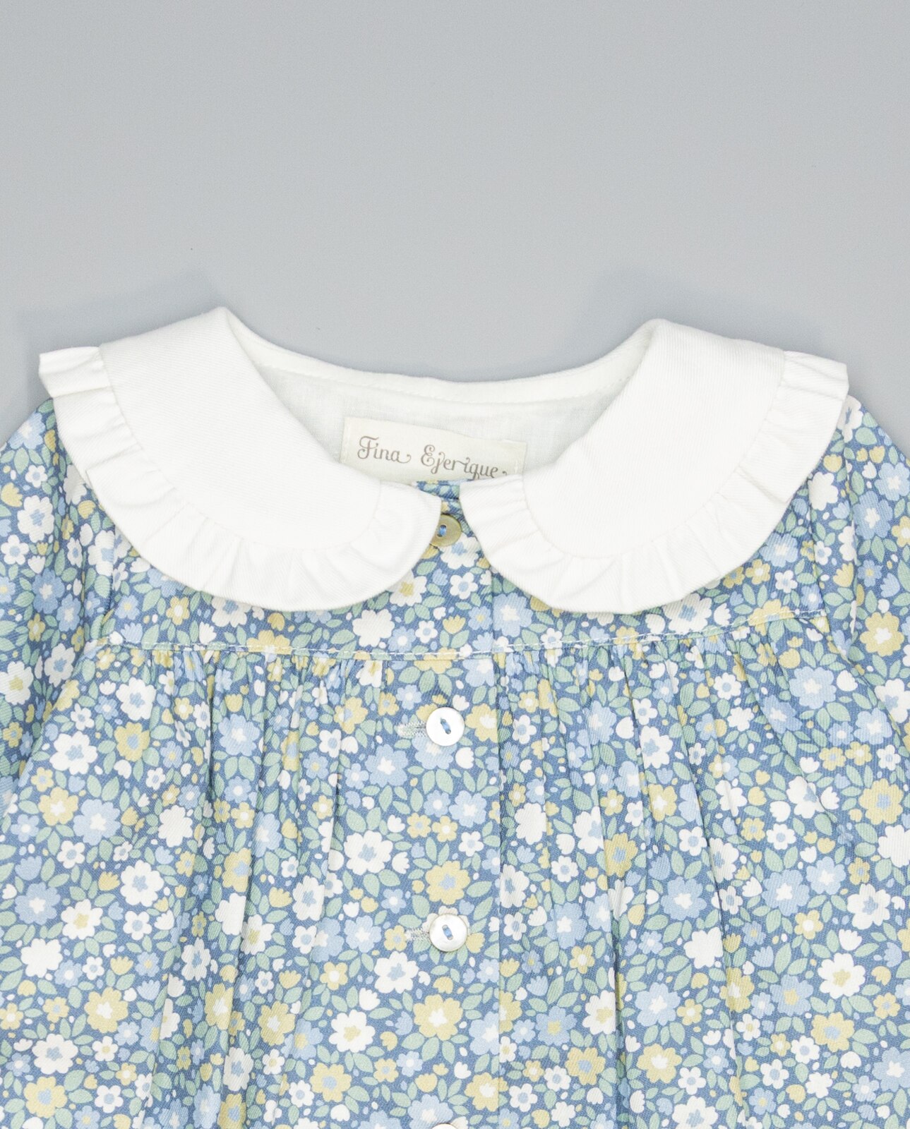 Vestido Azul de Viella Floral Abotoado À Frente com Gola Branca e Canesú Azul-3