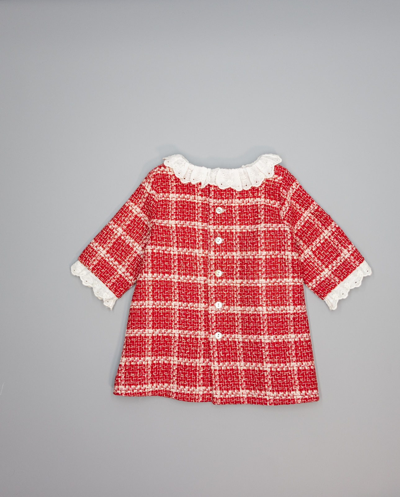 Vestido em Vermelho de Tweed Aos Quadrados, Gola em Branco Bordada e Botões de Madrepérola Vermelho-2