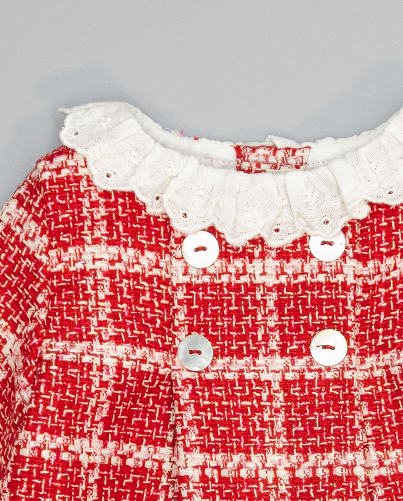 Vestido em Vermelho de Tweed Aos Quadrados, Gola em Branco Bordada e Botões de Madrepérola Vermelho-3
