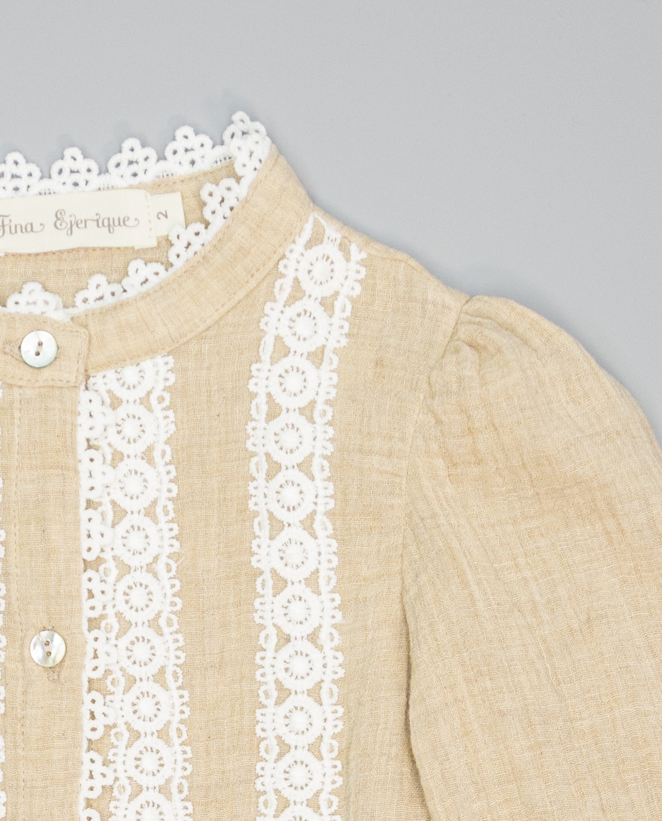 Camisa Bege de Algodão com Guipura e Entredoses Camel-4
