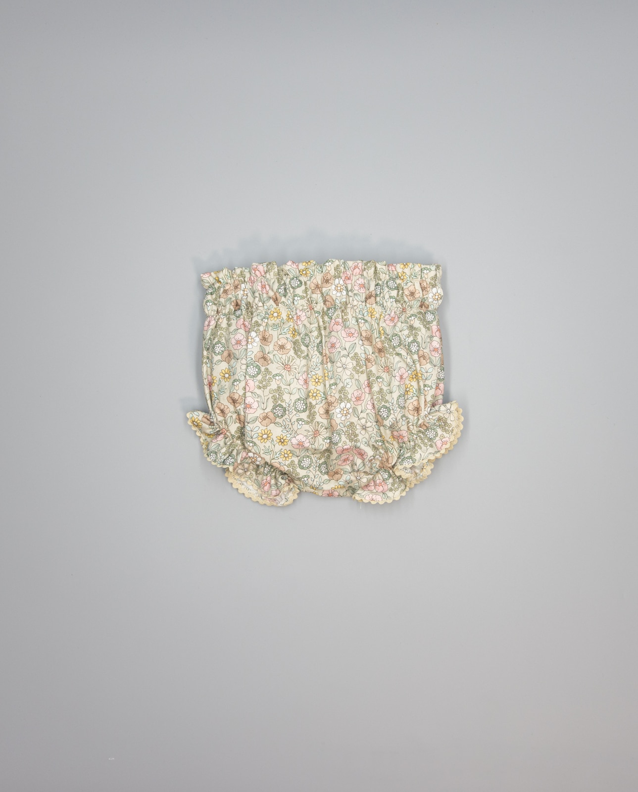 Imagem 0 de Cueca Bege de Viella Estampada Floral, Acabada com Ondulina em Contraste