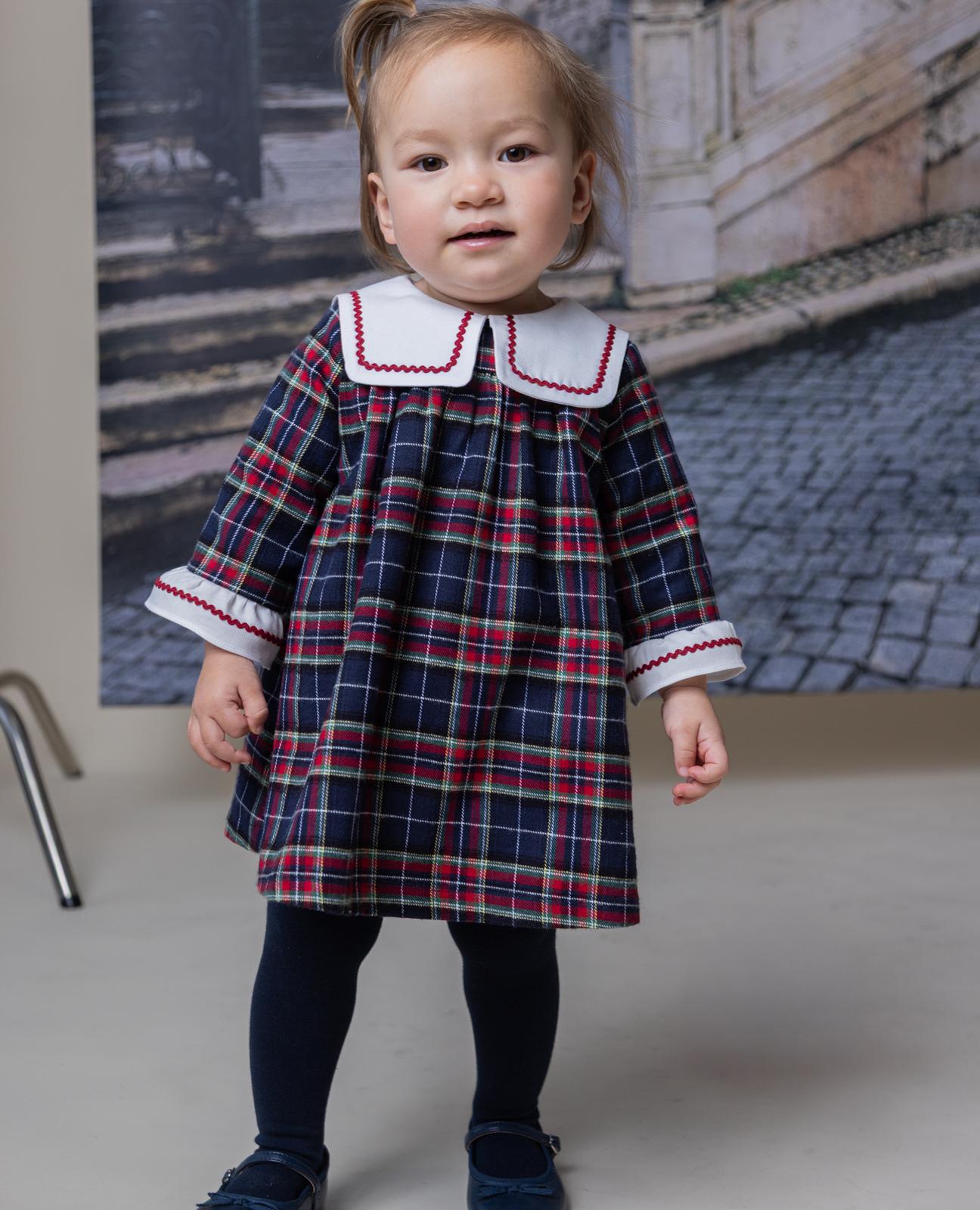 Imagem 0 de Vestido Aos Quadrados Escoceses em Bordeaux e Marinho, Gola Marinheiro em Branco