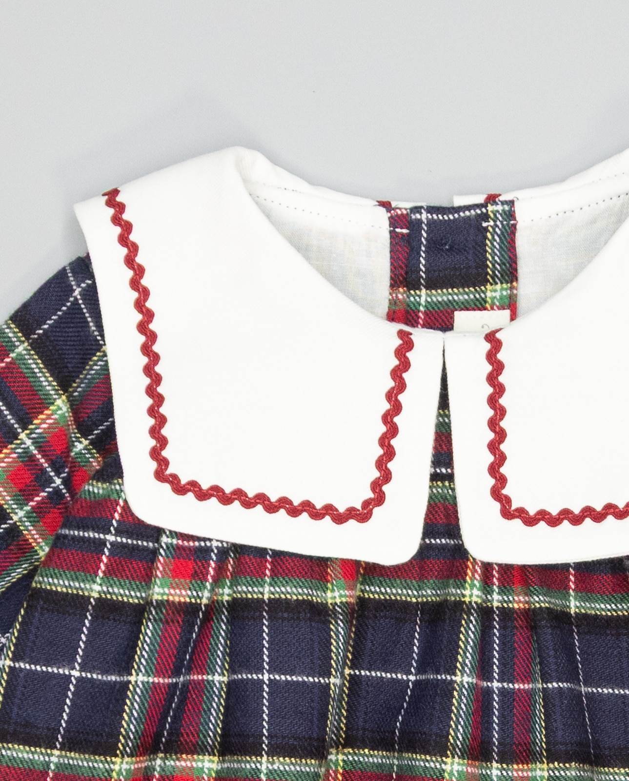 Vestido Aos Quadrados Escoceses em Bordeaux e Marinho, Gola Marinheiro em Branco Marinho-4
