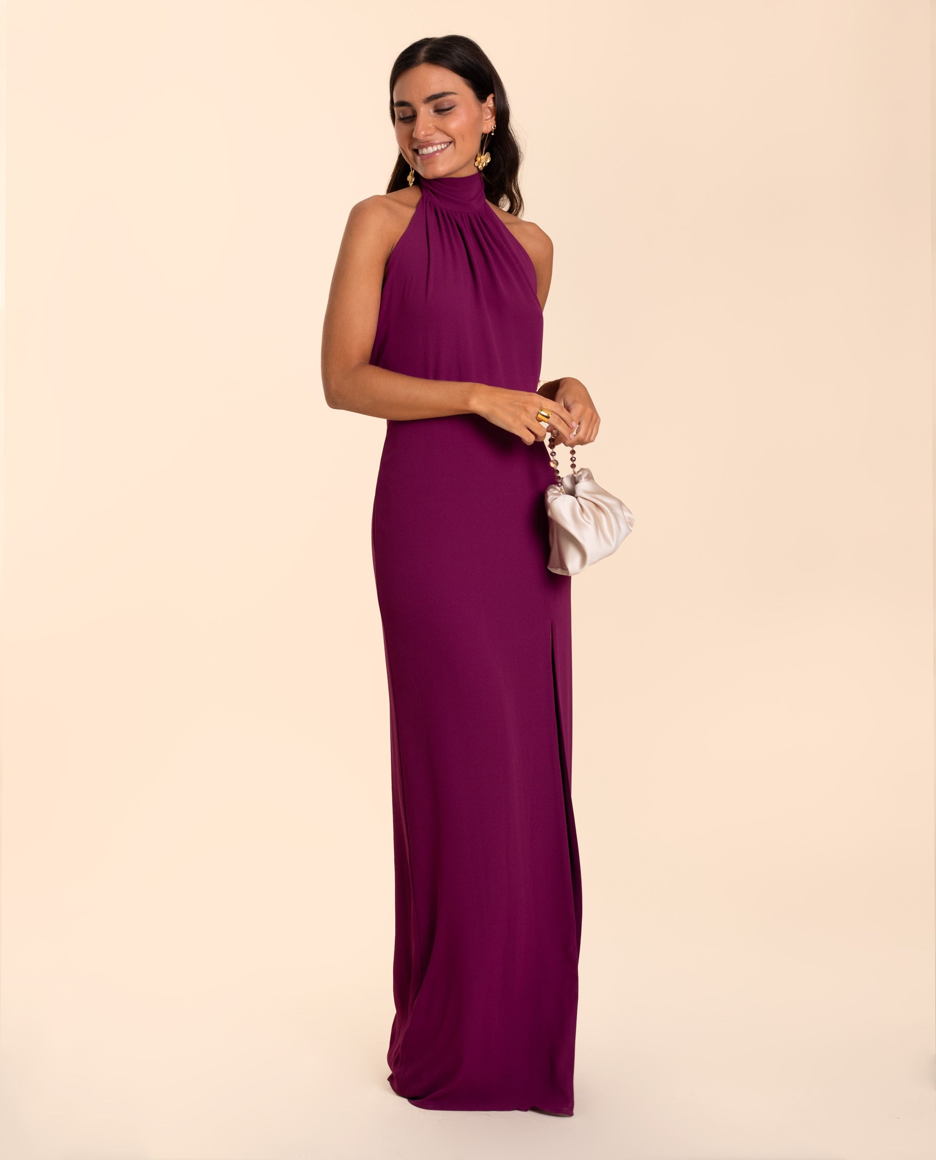 Vestido Comprido com Abertura e Gola Halter Roxo-2