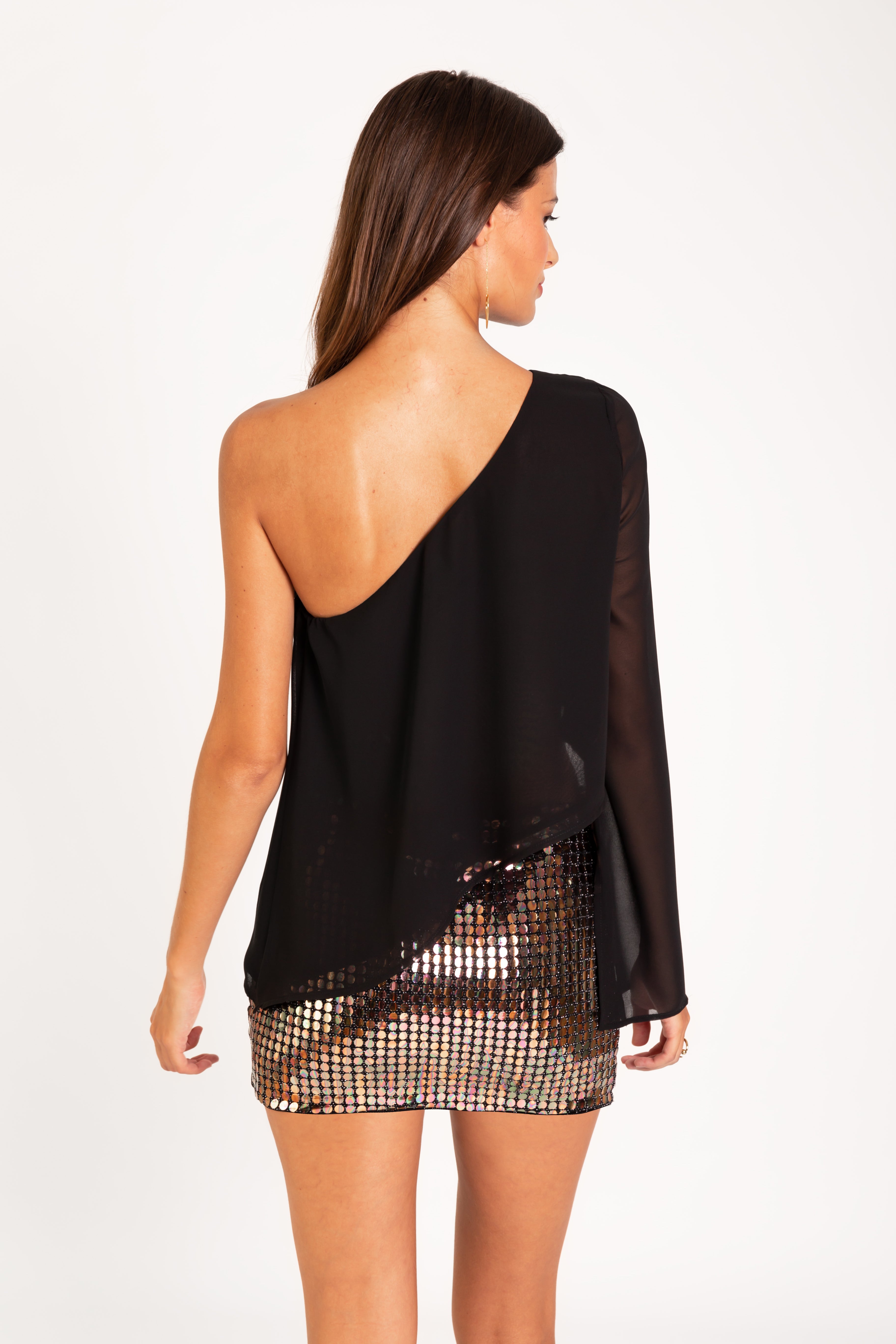 Blusa Assimétrica com Volume Preto-3