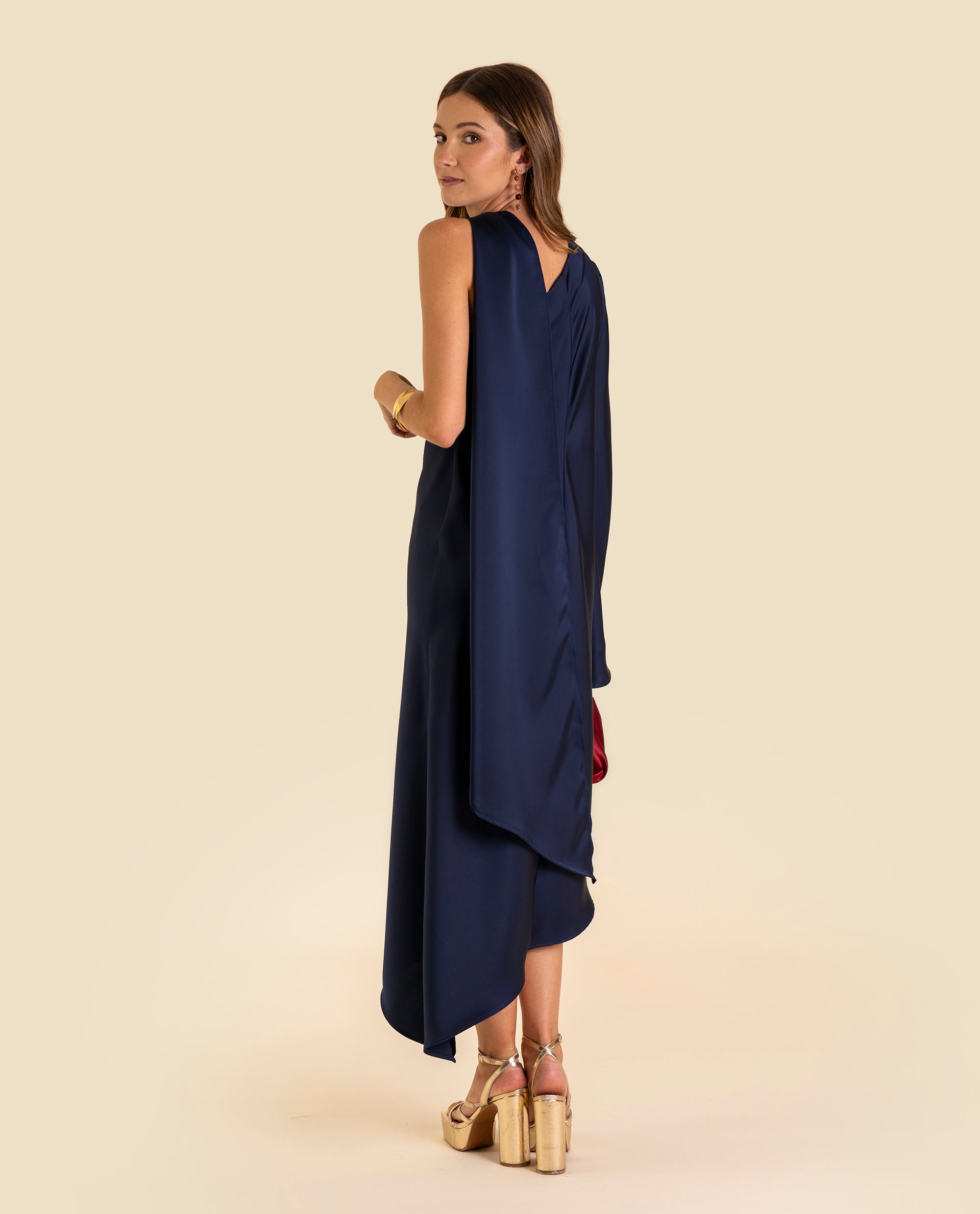 Vestido Midi Acetinado de Corte Assimétrico Azul-escuro-3