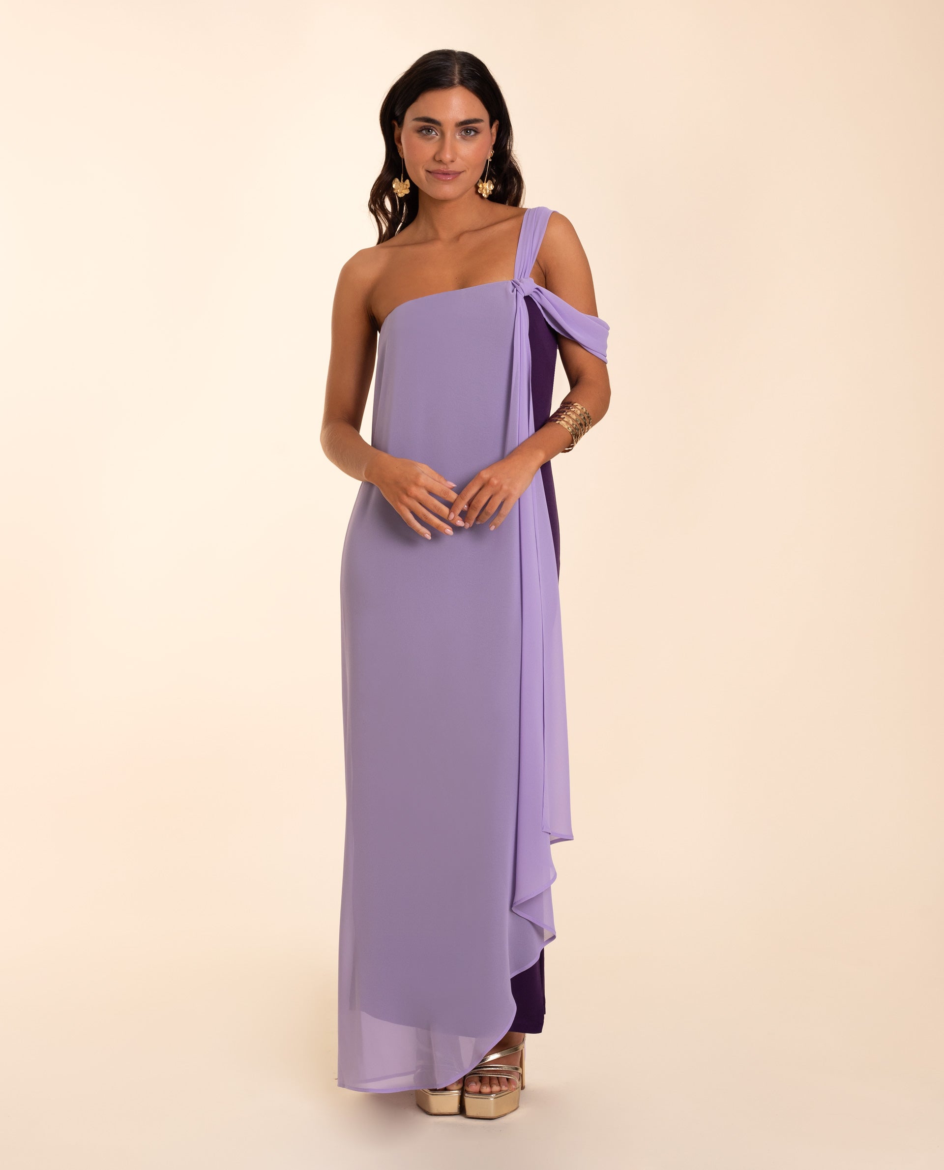 Imagem 0 de Vestido Decote Bardot com Capa