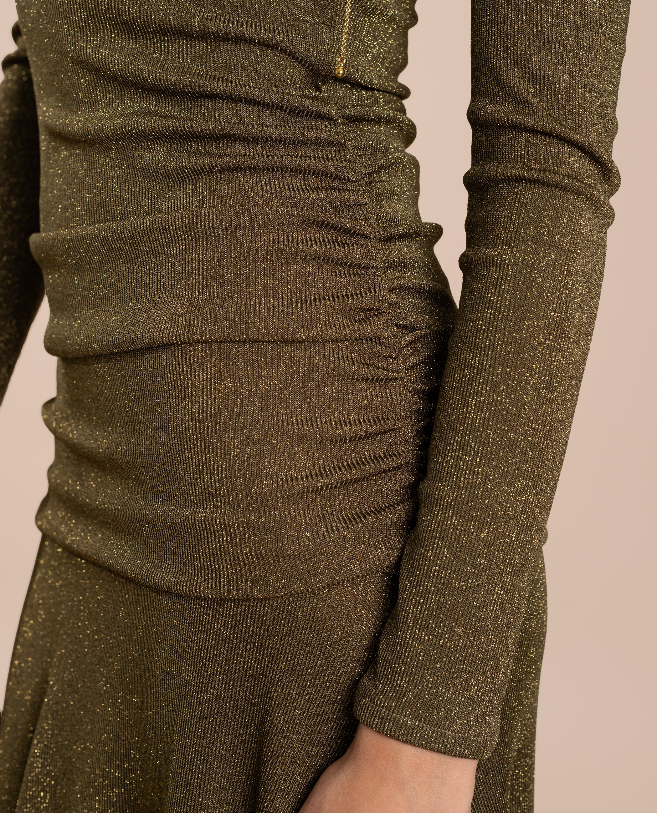 Vestido Midi de Malha com Decote Bardot Ouro-5