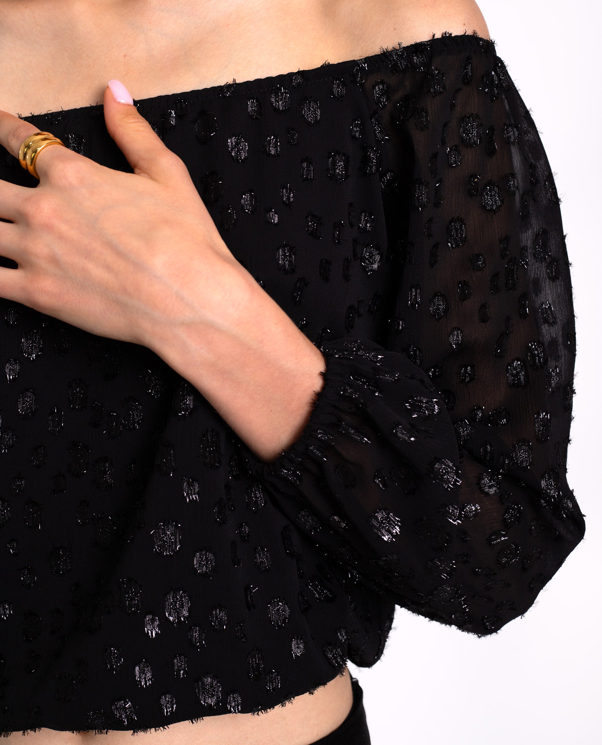 Blusa com Brilho e Decote Bardot Prata-4