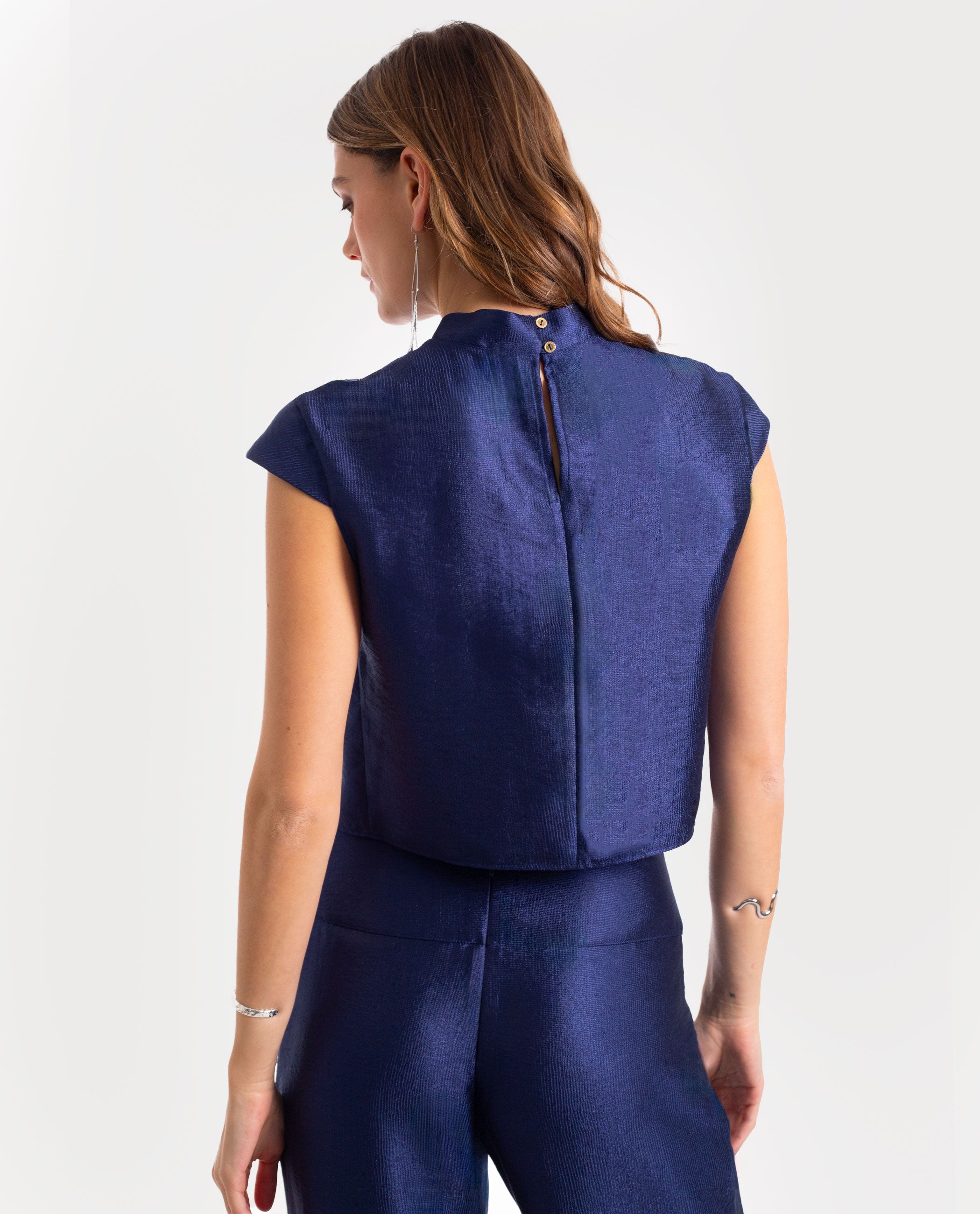 Blusa Cruzada Acetinada com Gola À Padre Azul-marinho-3