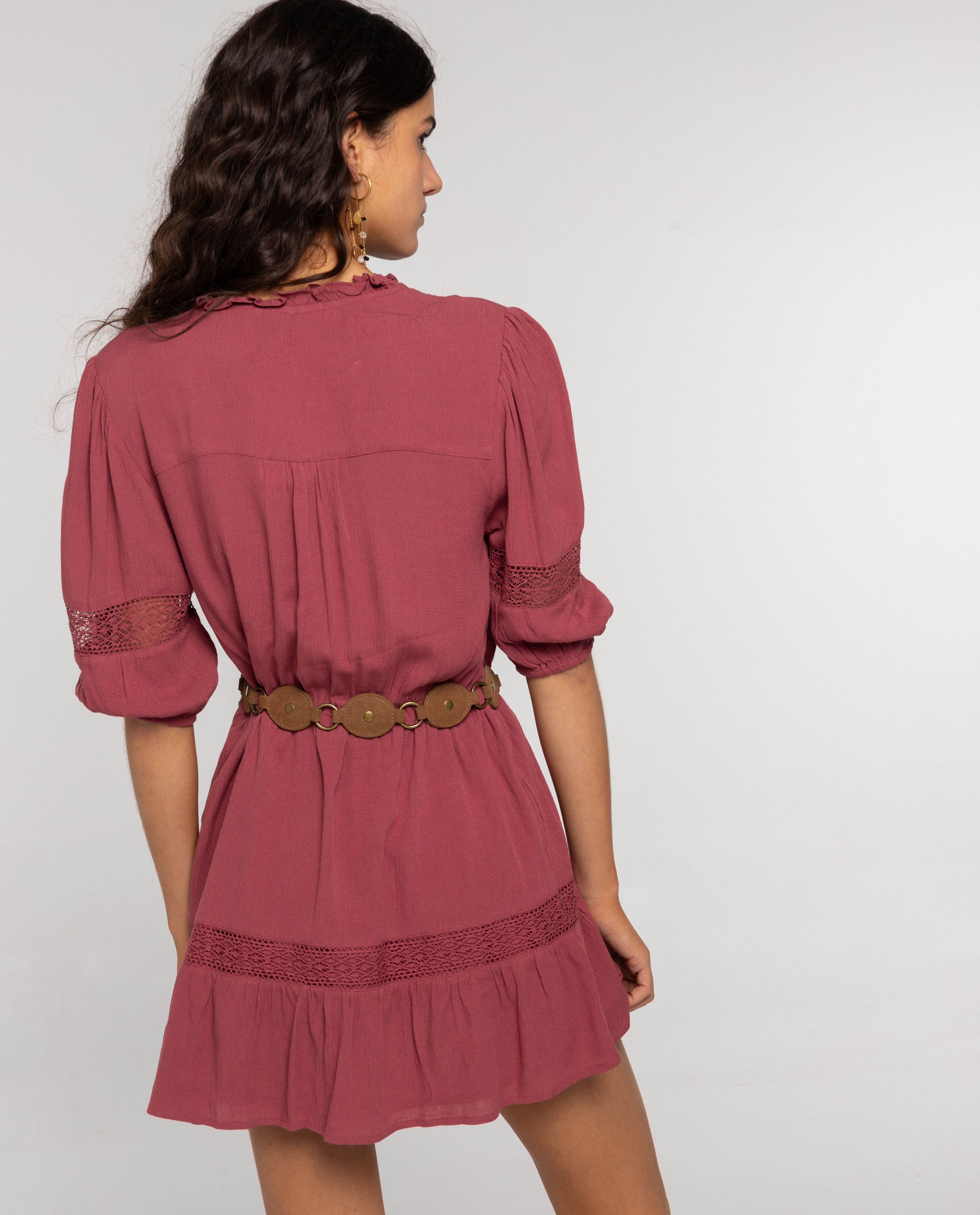 Vestido Curto com Mangas Abalonadas e Folho Rosa-2