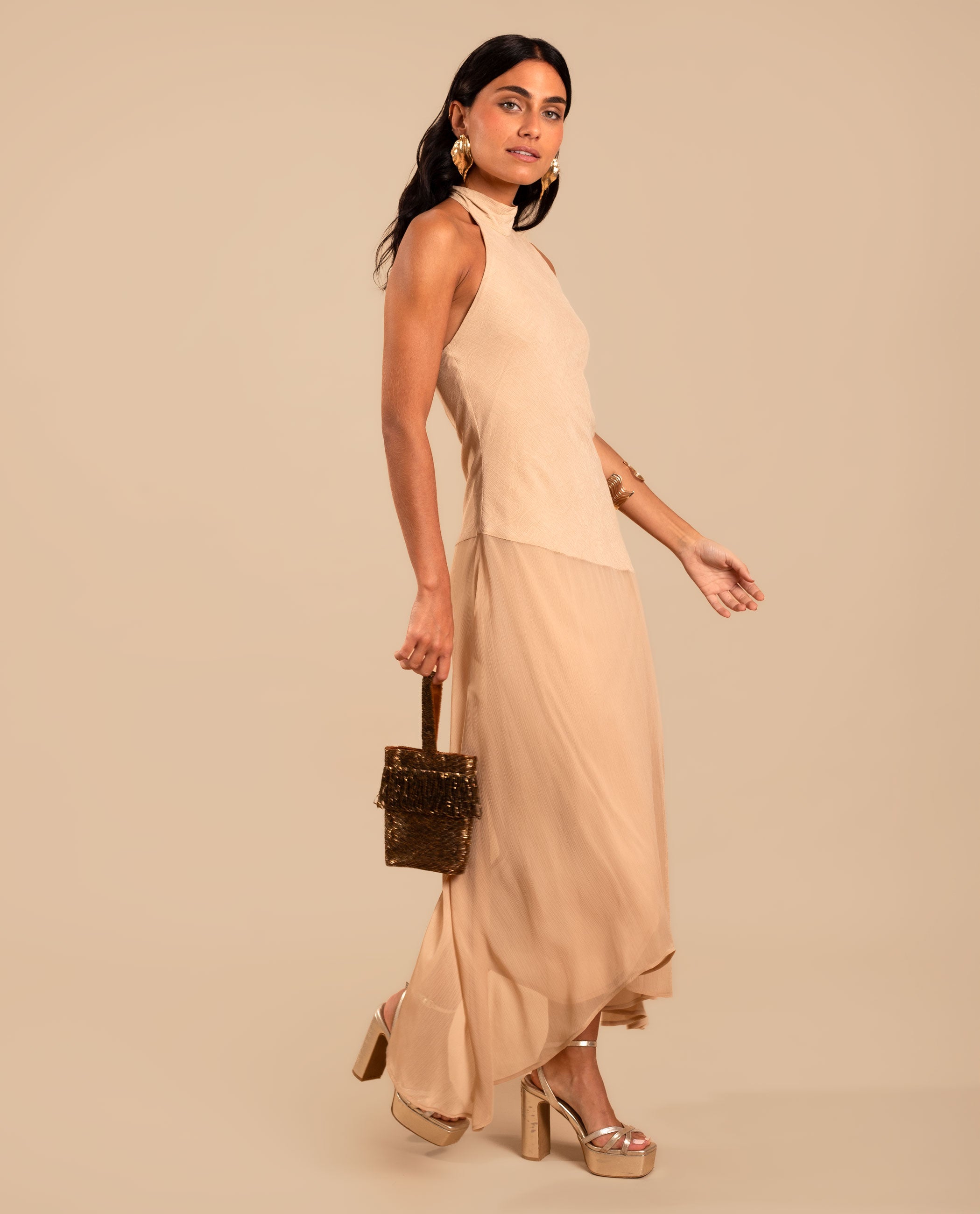Vestido Midi Assimétrico com Gola Halter Bege-2