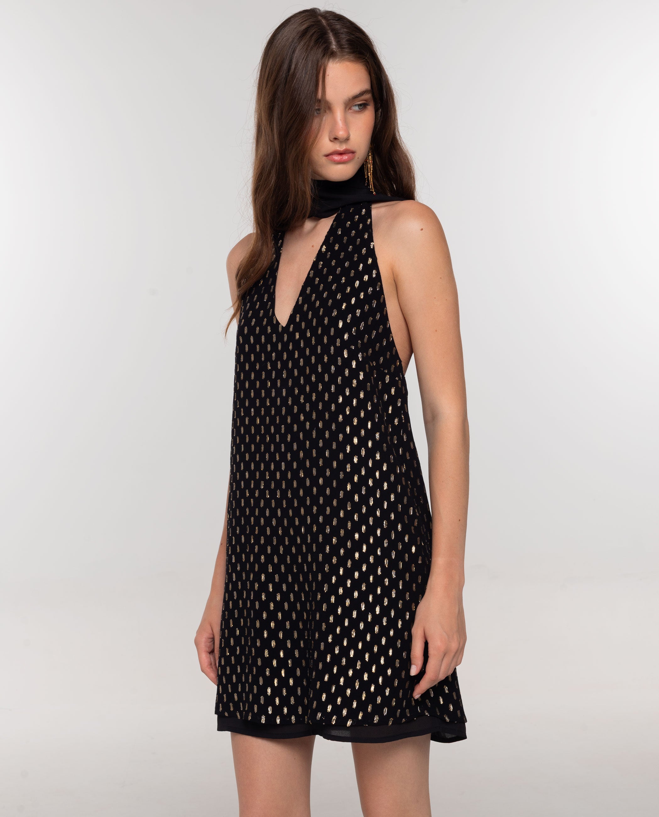 Vestido Curto com Laçada na Gola e Decote em V Preto-2