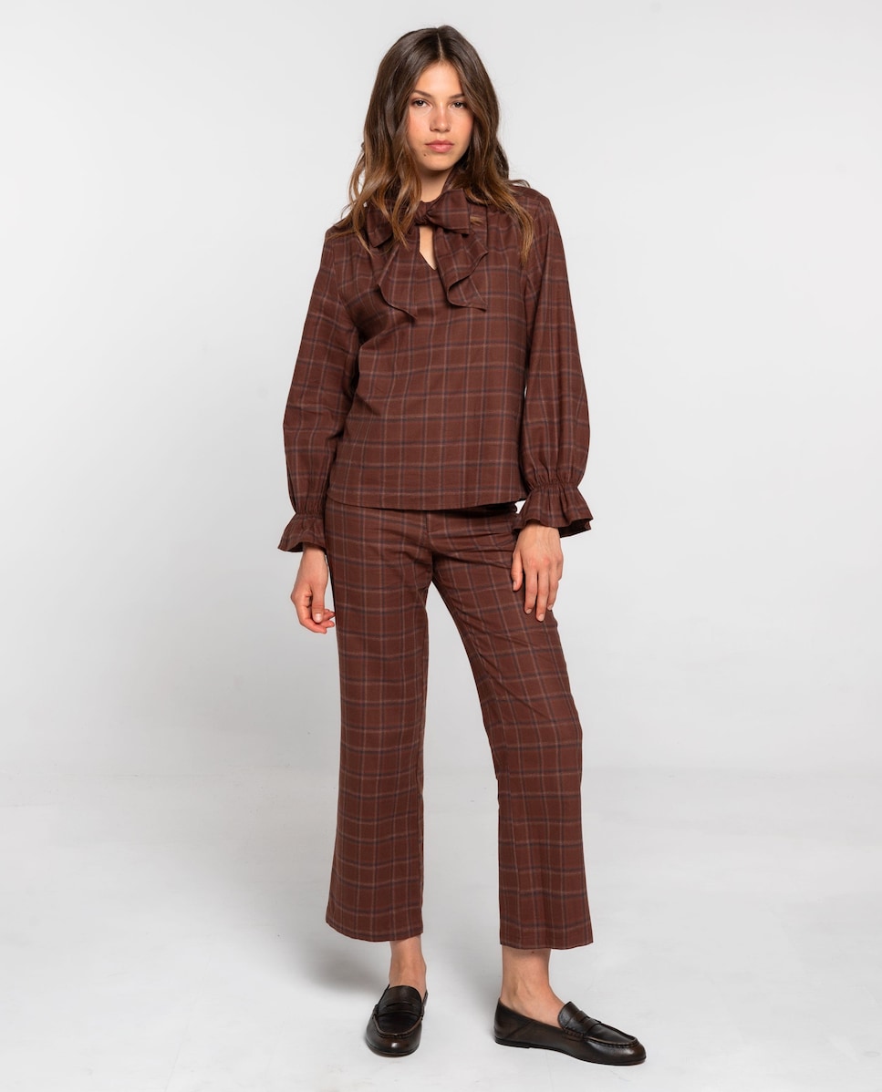 Calças Retas com Bragueta e Botão Castanho-1