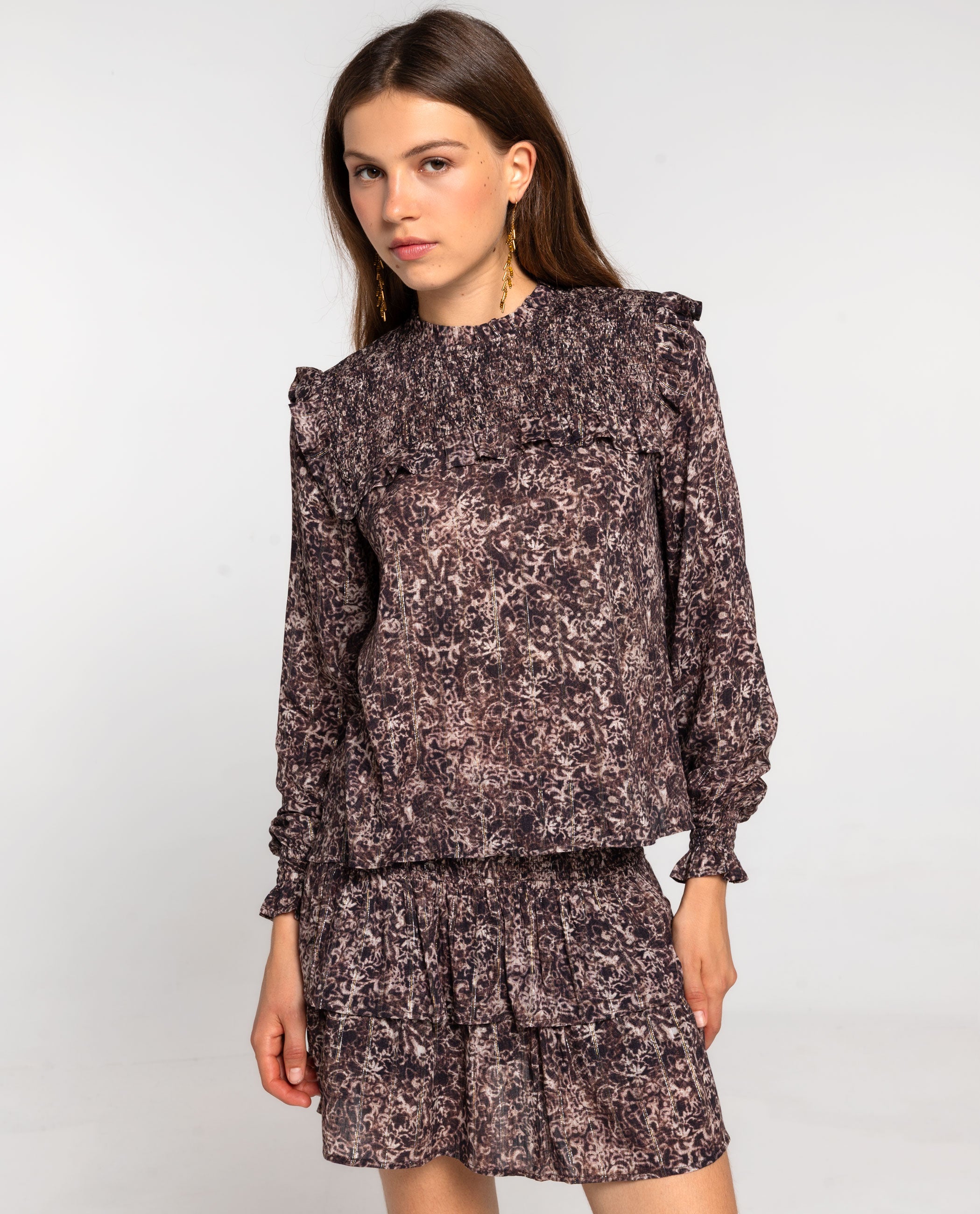 Blusa com Folhos e Favo de Mel Castanho-1
