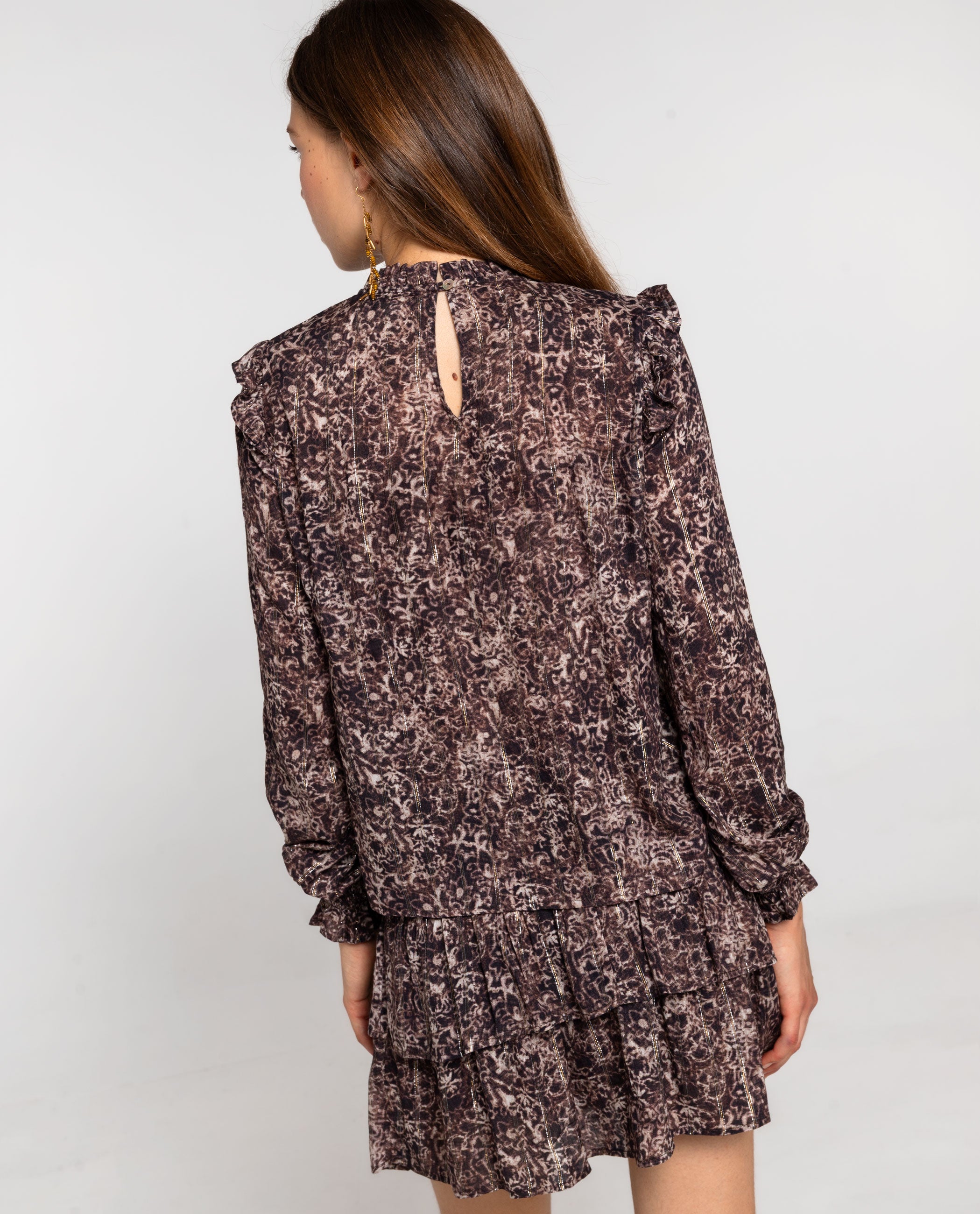Blusa com Folhos e Favo de Mel Castanho-2