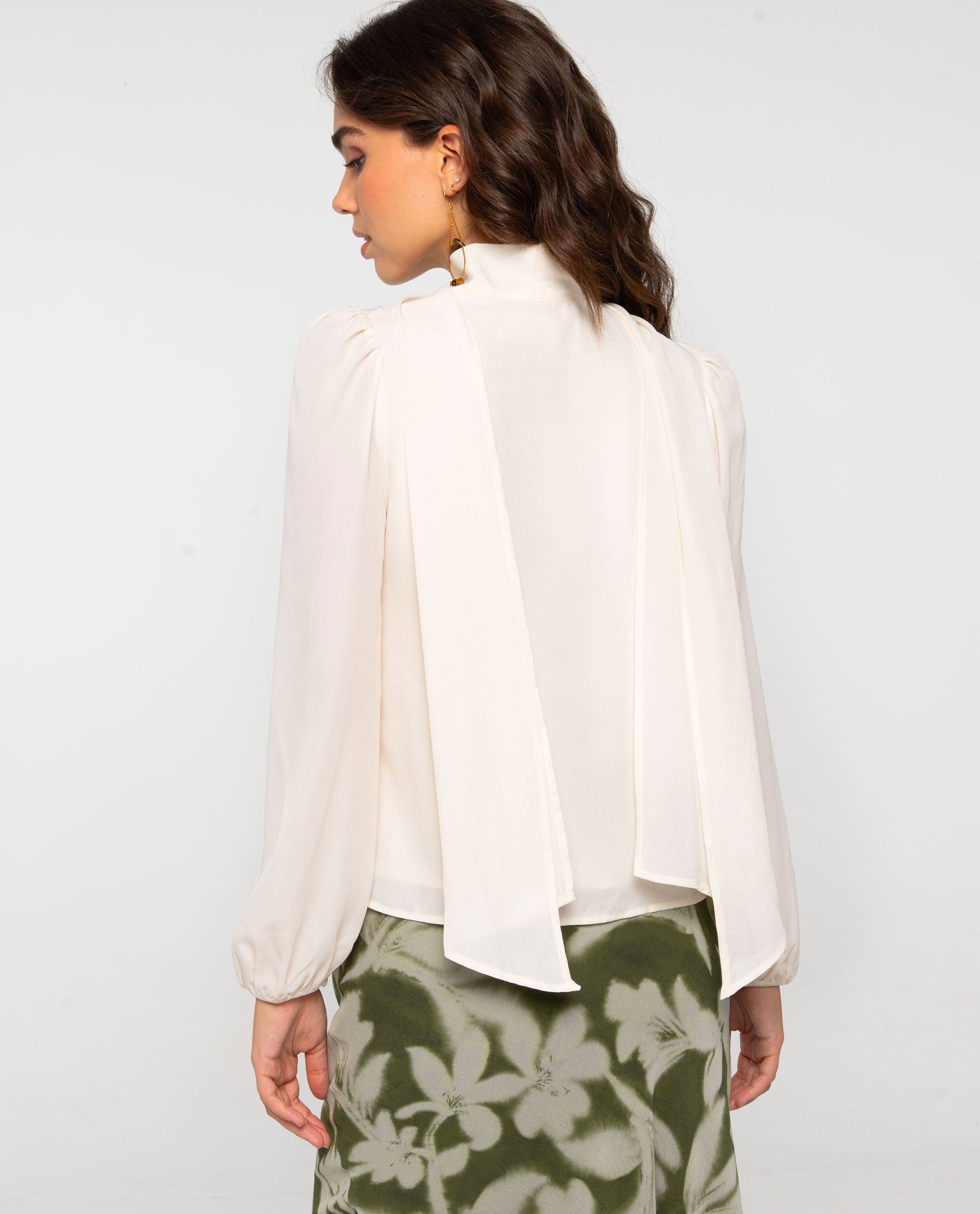 Blusa de Manga Comprida com Decote em V e Laçada Multiposições Bege-2