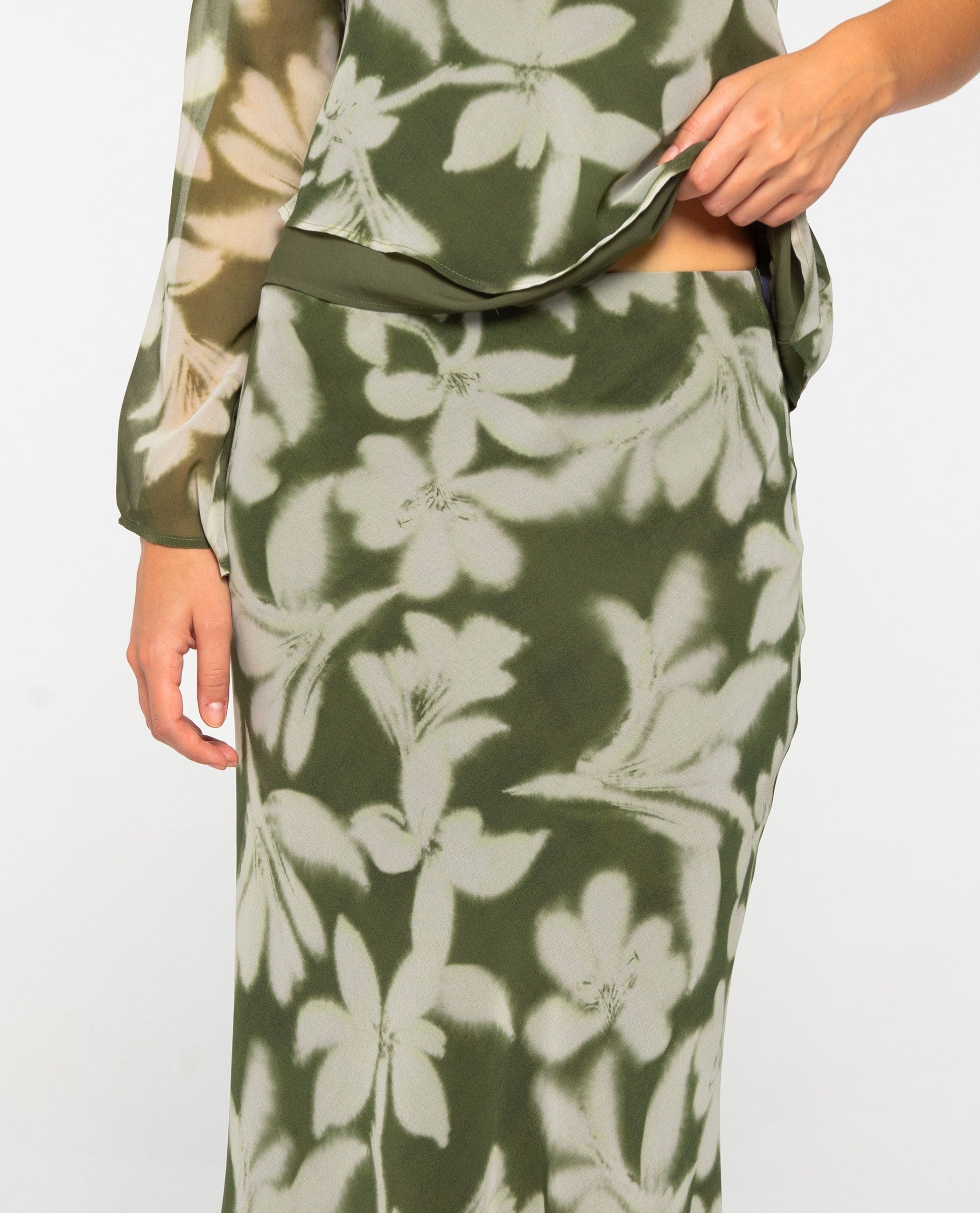 Saia Midi Evasé Estampada Verde-4