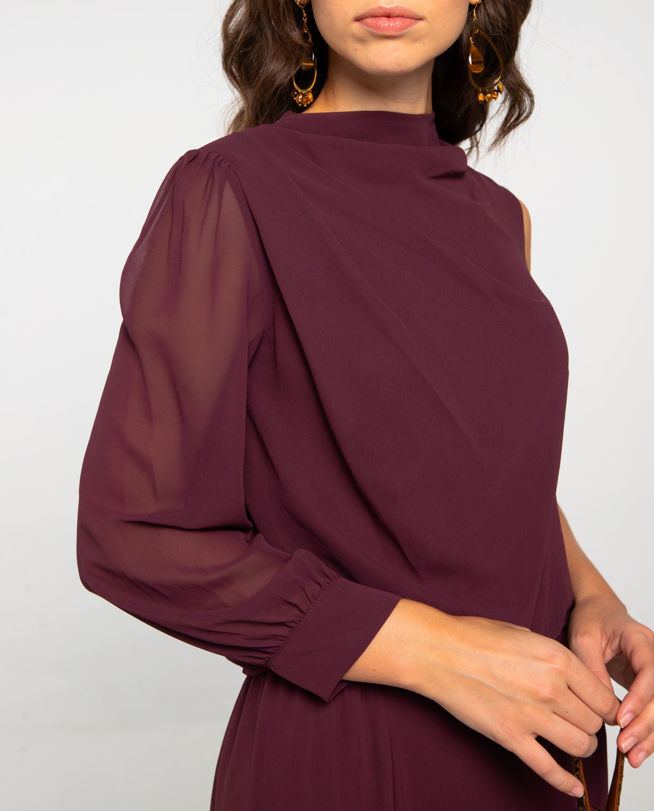Blusa Assimétrica de Gase com Gola Chaminé e Manga Comprida Bordeaux-3